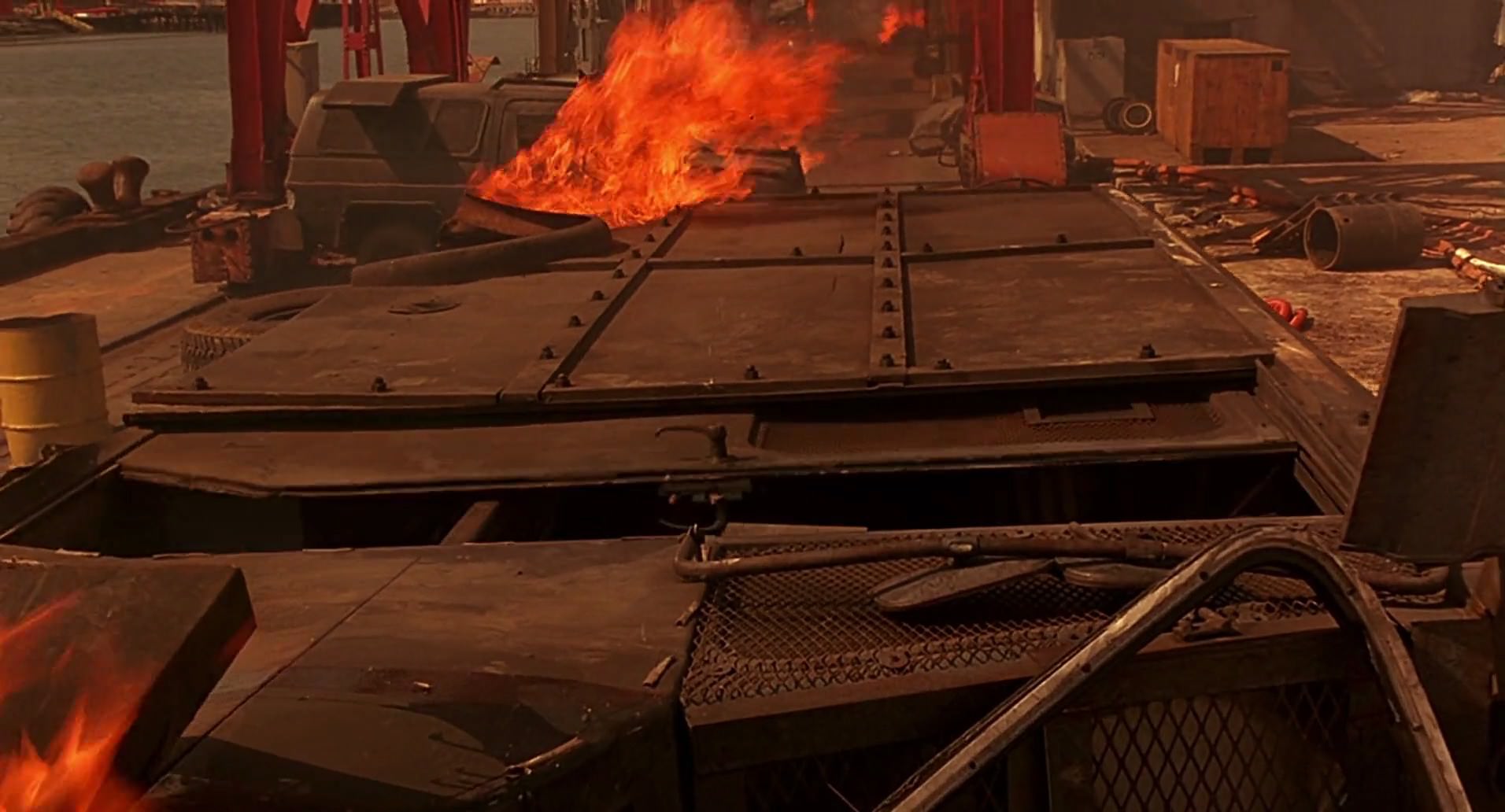 Barb Wire (1996) HD screenshot 9833