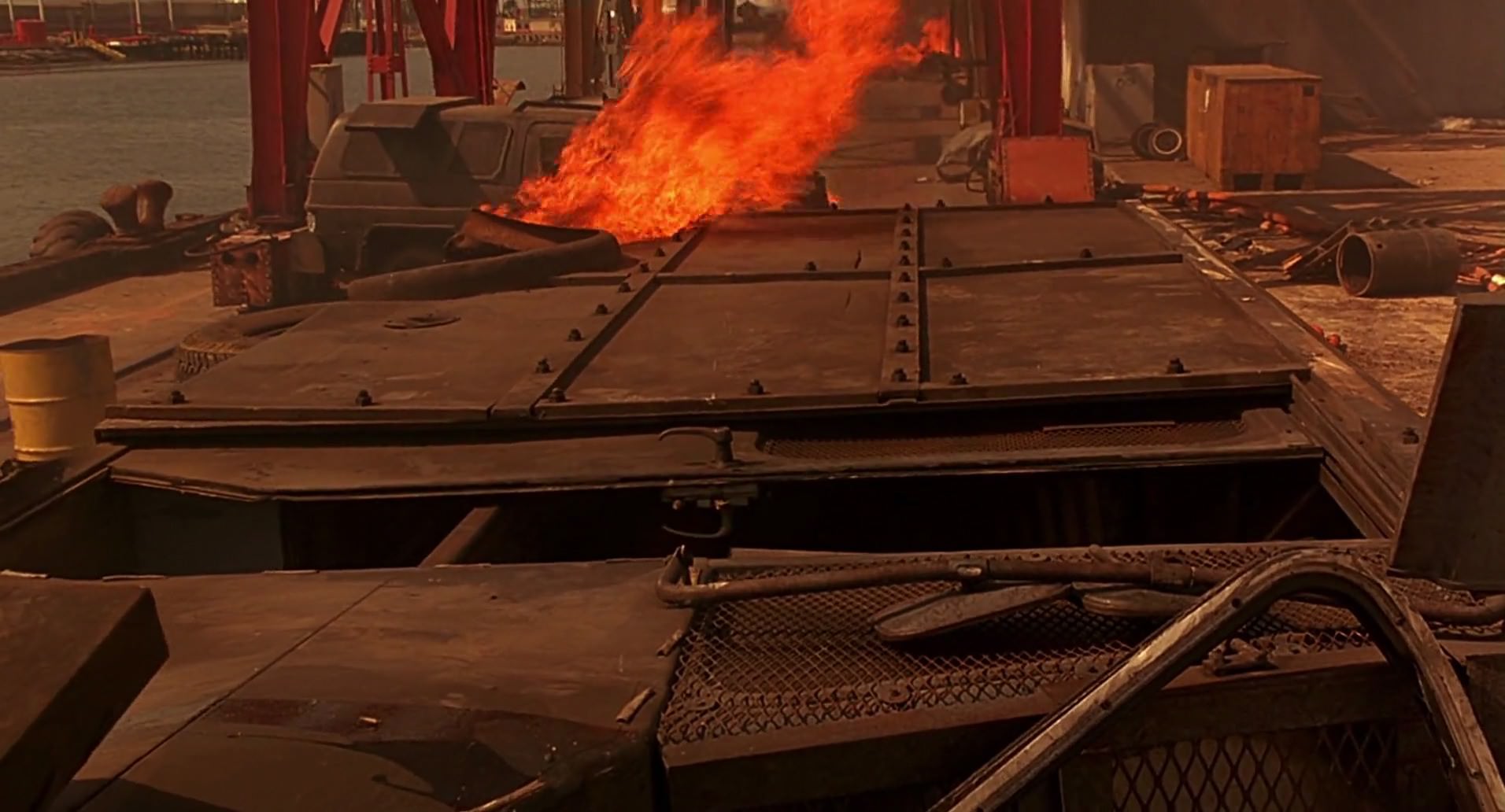 Barb Wire (1996) screencap 9834