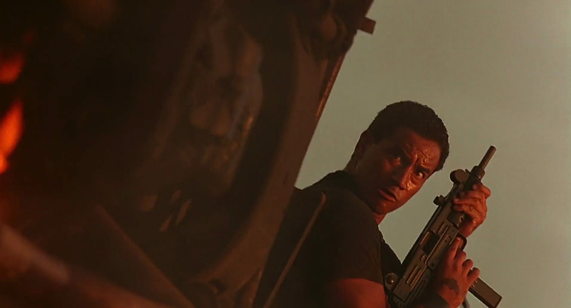 Barb Wire (1996) screencap 9855