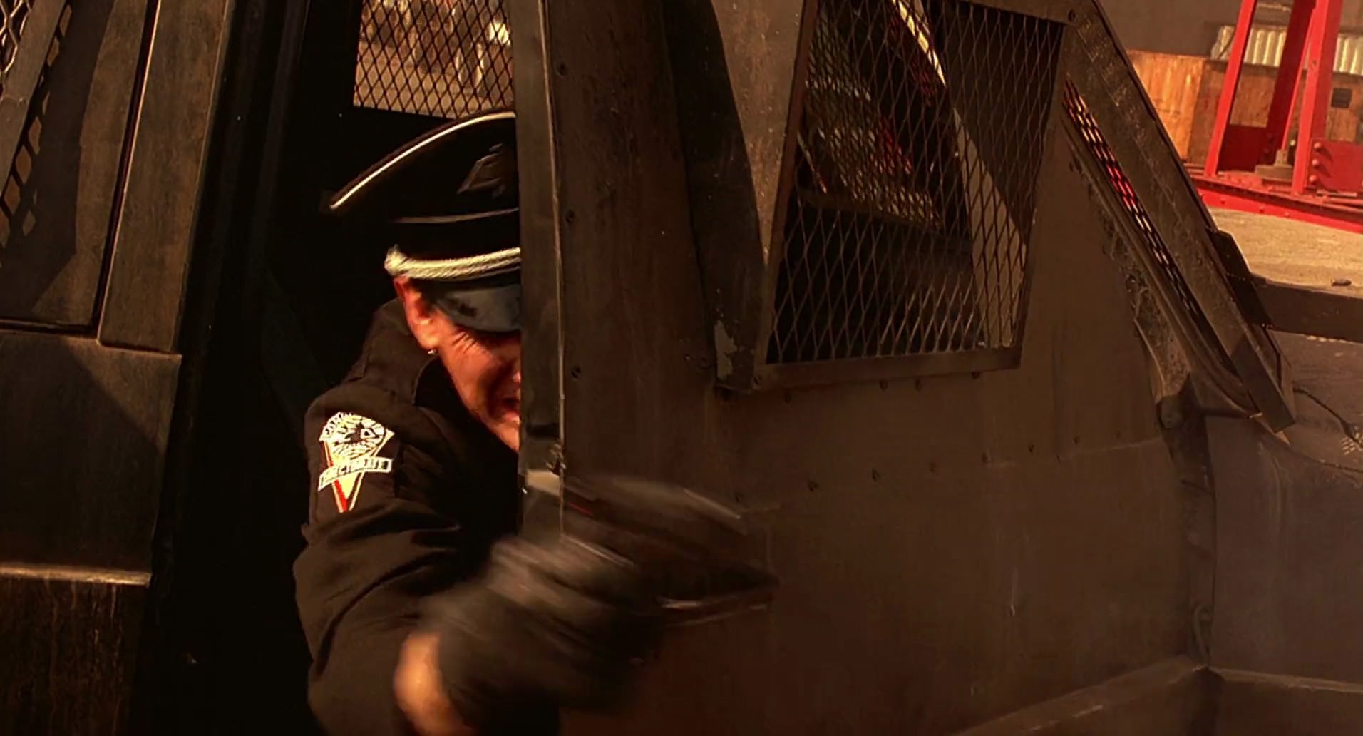 Barb Wire (1996) screencap 9864