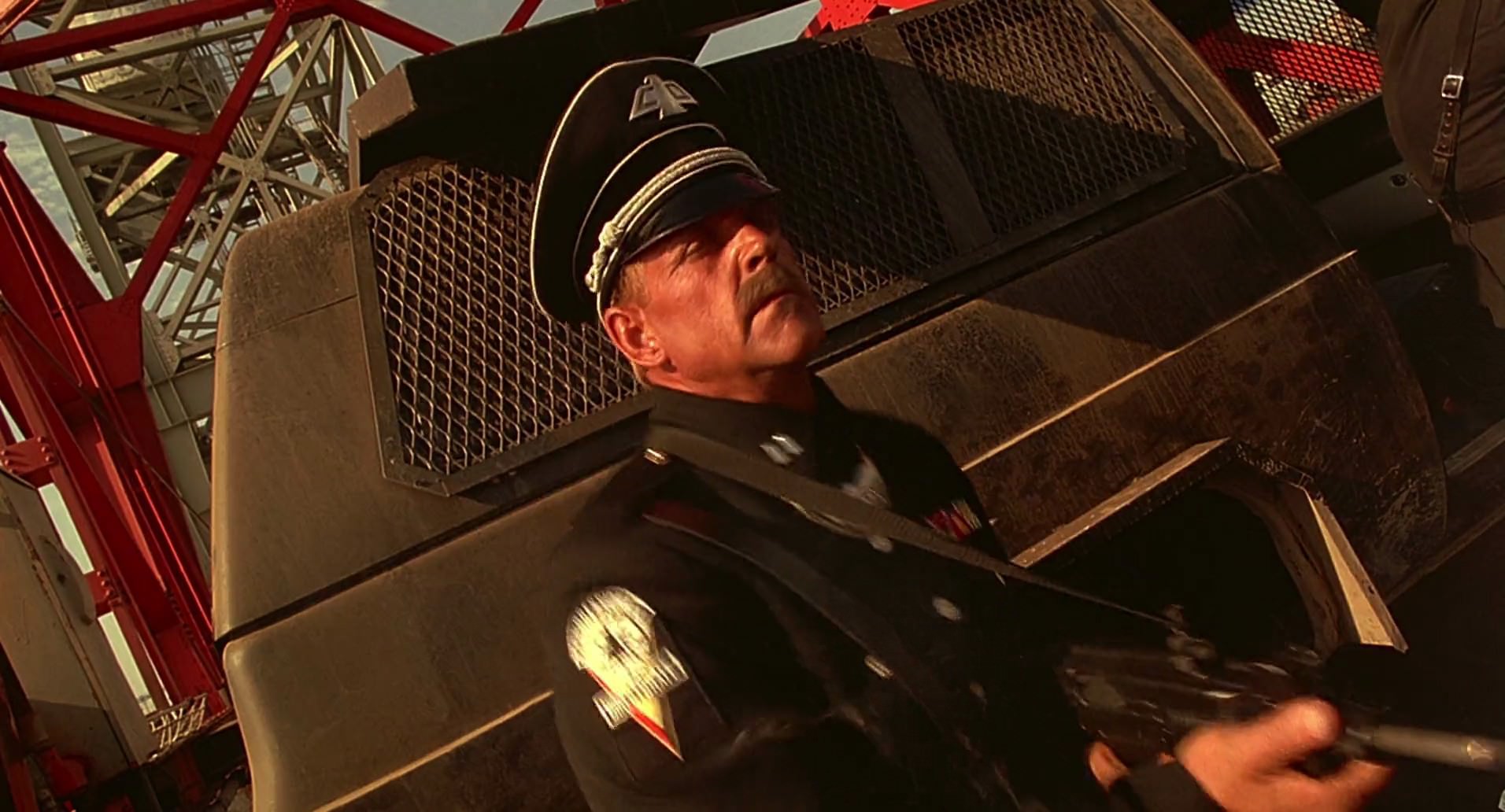Barb Wire (1996) screencap 9870