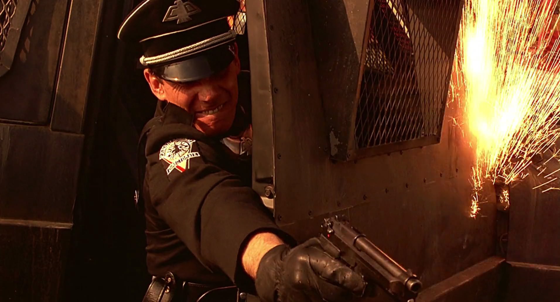 Barb Wire (1996) screencap 9873
