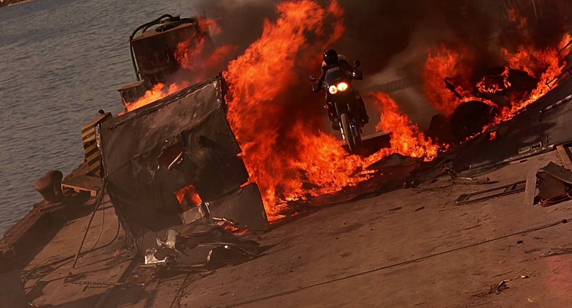 Barb Wire (1996) screencap 9876