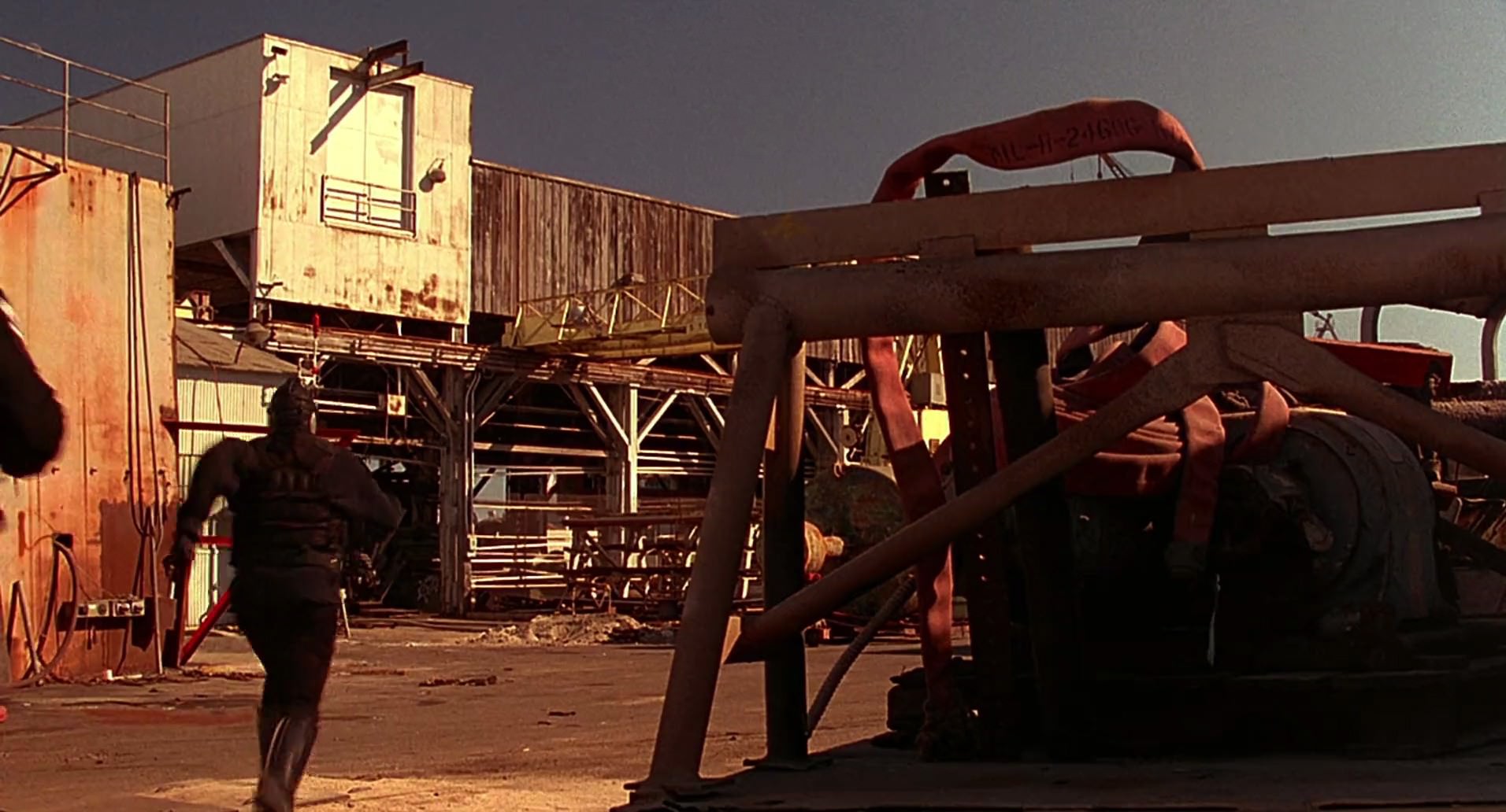 Barb Wire (1996) screencap 9885