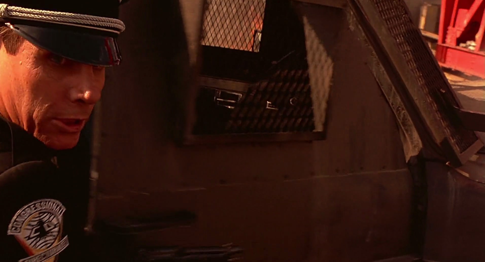 Barb Wire (1996) screencap 9888