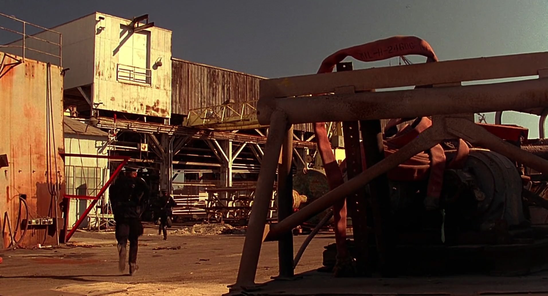 Barb Wire (1996) screencap 9897
