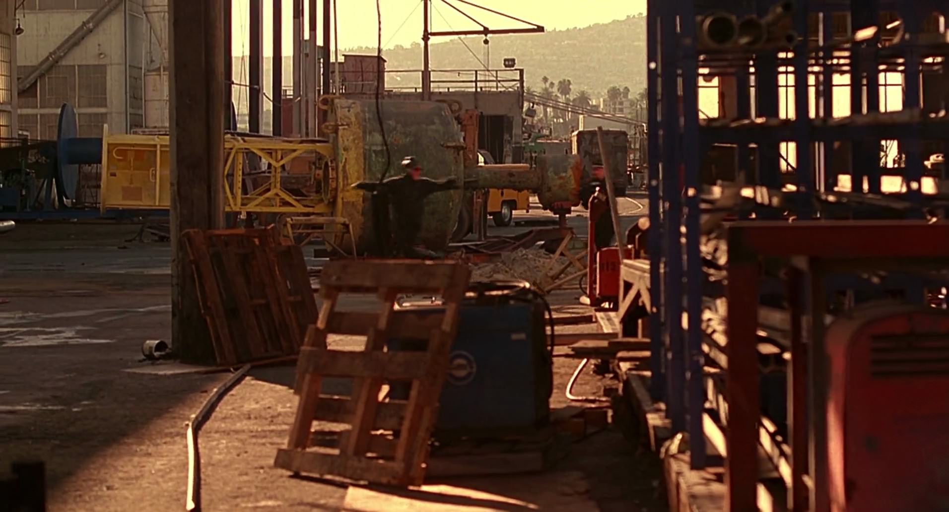 Barb Wire (1996) HD screenshot 9899