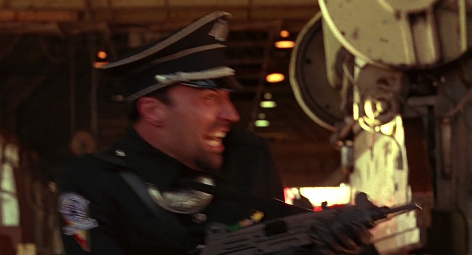 Barb Wire (1996) screencap 9906