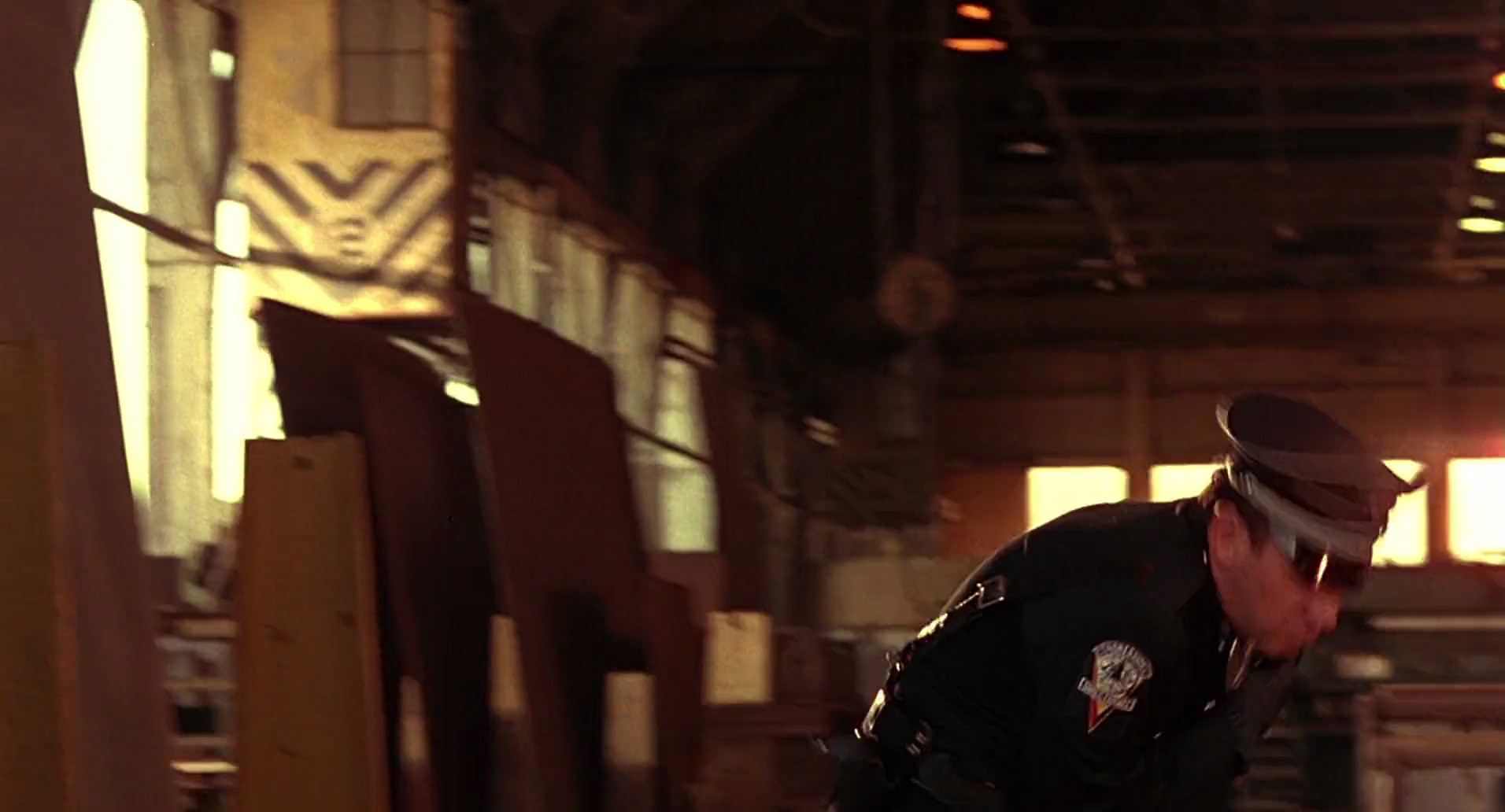 Barb Wire (1996) HD screenshot 9914