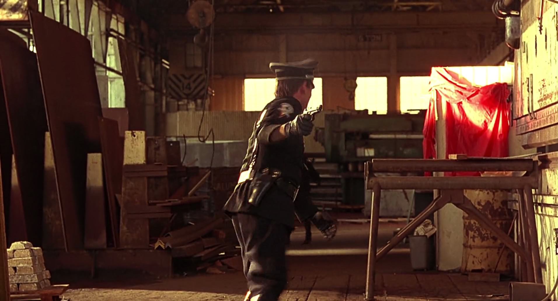Barb Wire (1996) screencap 9924