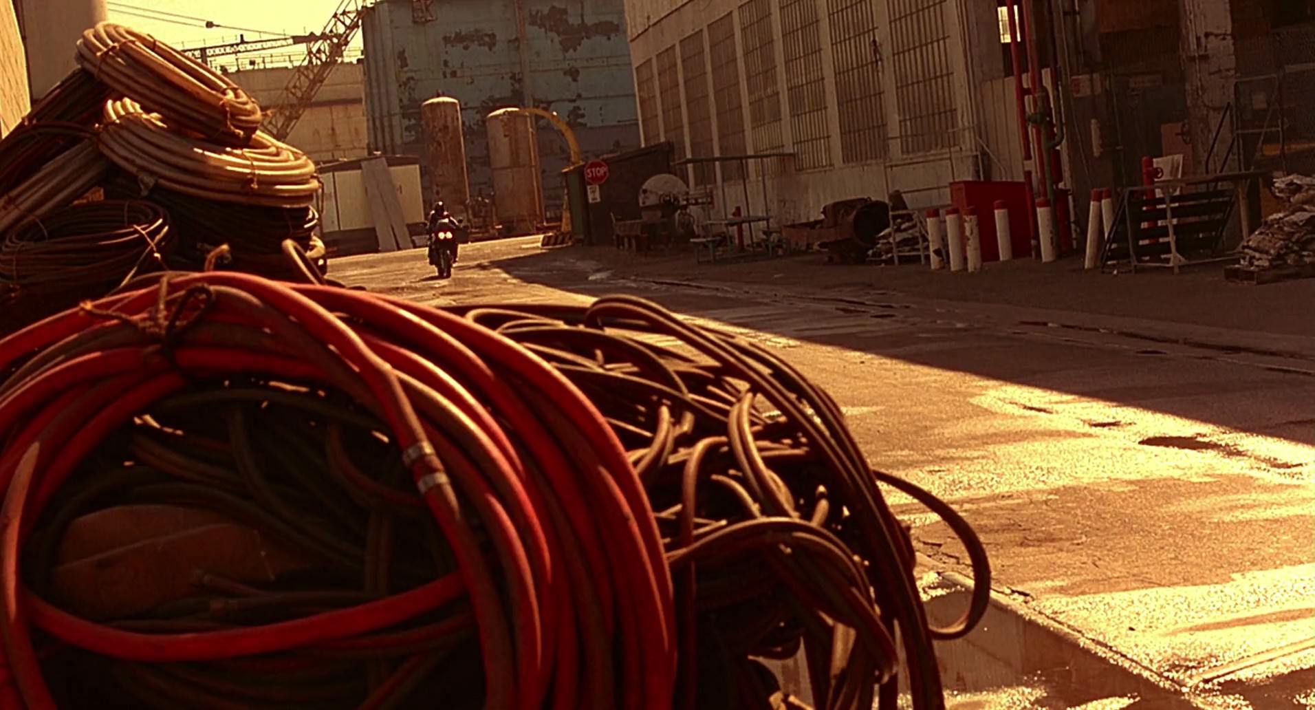 Barb Wire (1996) screencap 9942