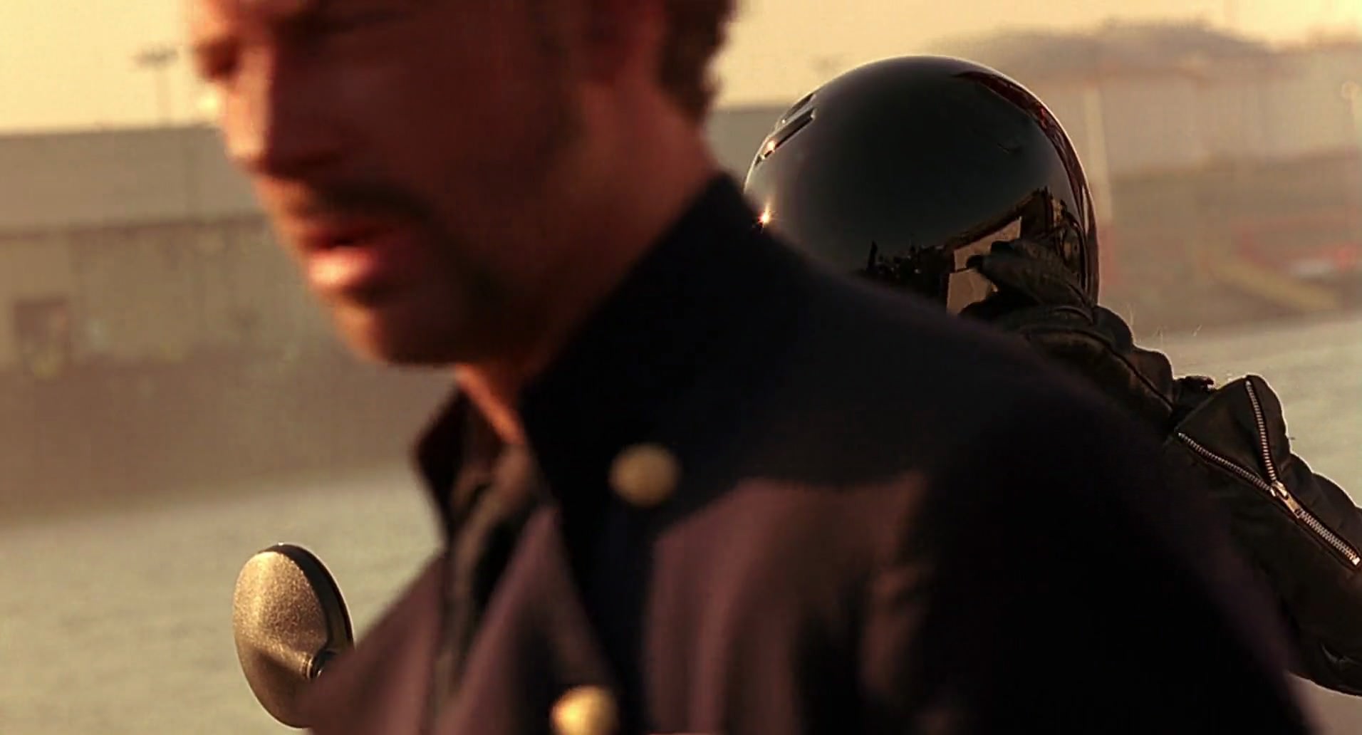 Barb Wire (1996) screencap 9975