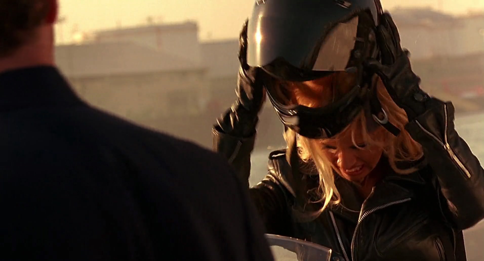 Barb Wire (1996) HD screenshot 9977