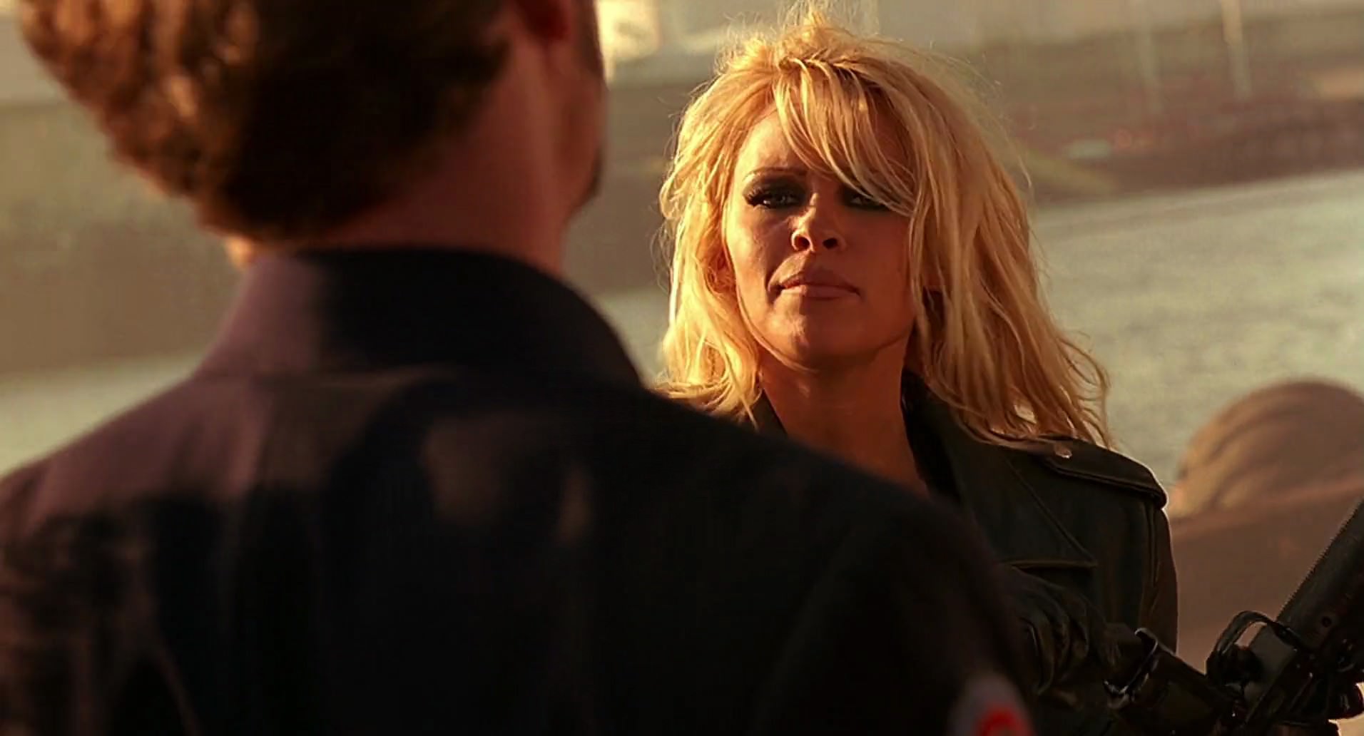 Barb Wire (1996) screencap 9984