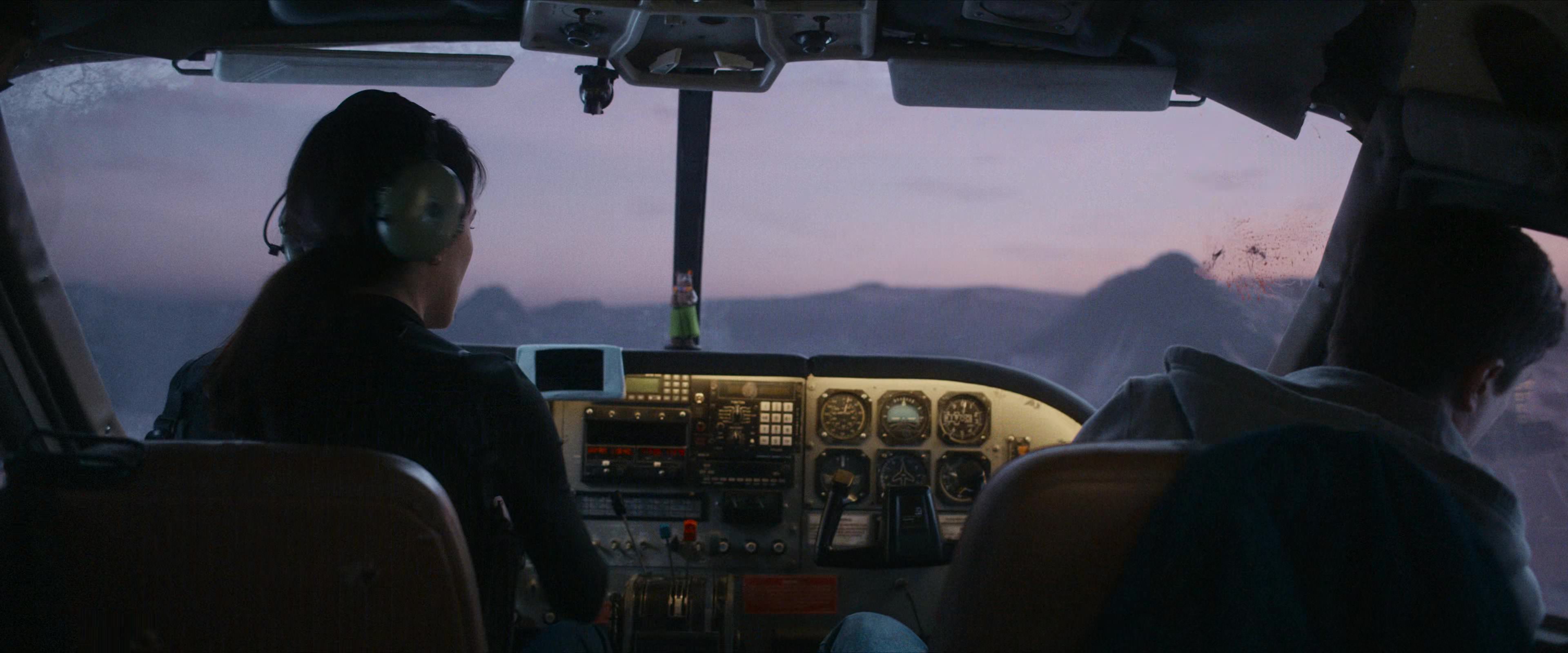 Flight Risk (2025) [4K] screencap 10059