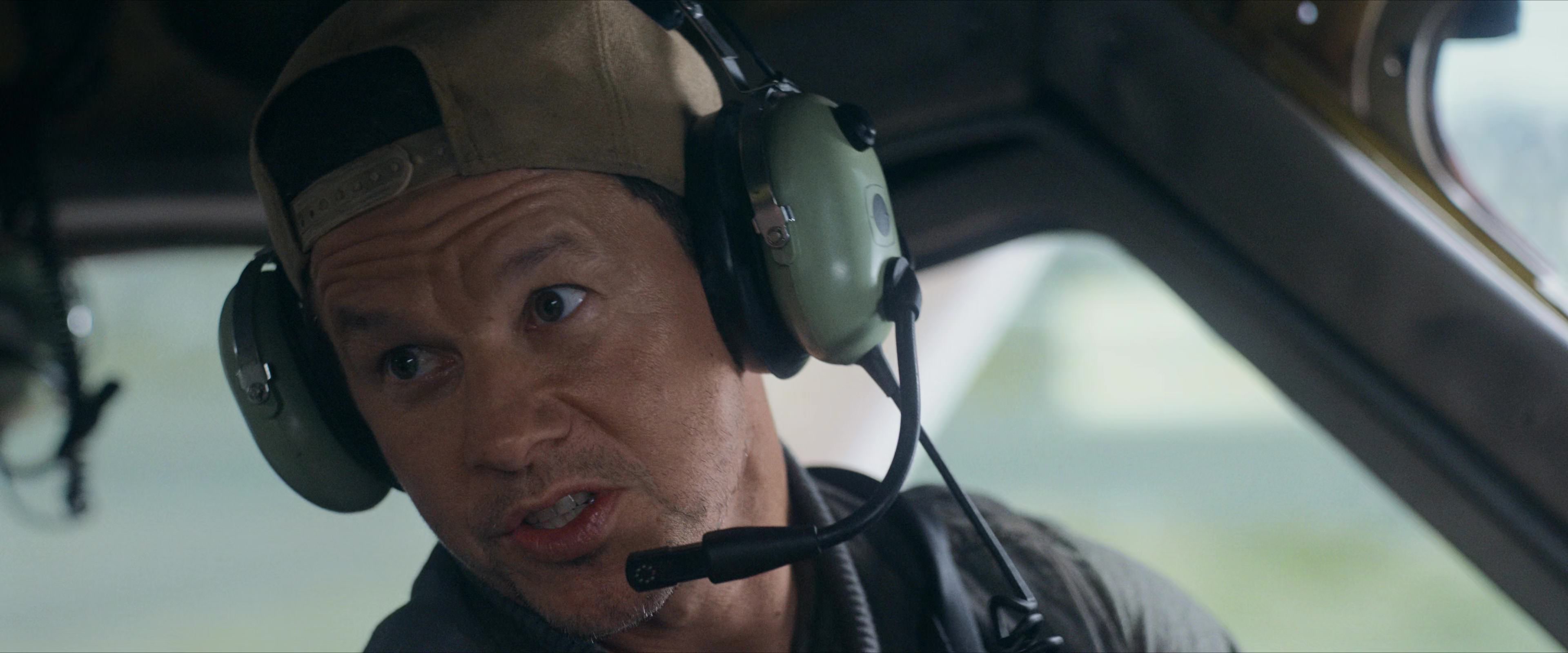 Flight Risk (2025) [4K] screencap 1011