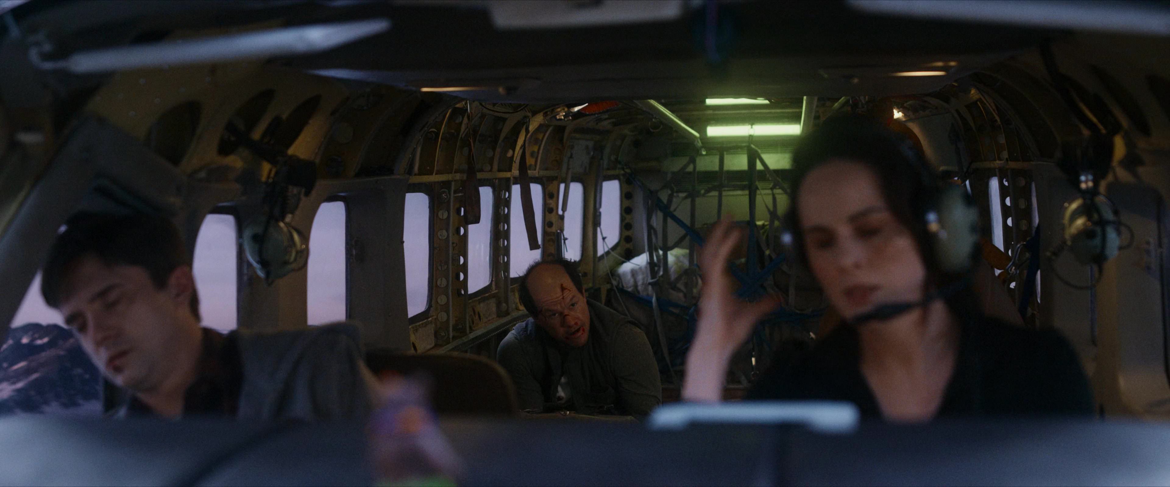 Flight Risk (2025) [4K] screencap 10194