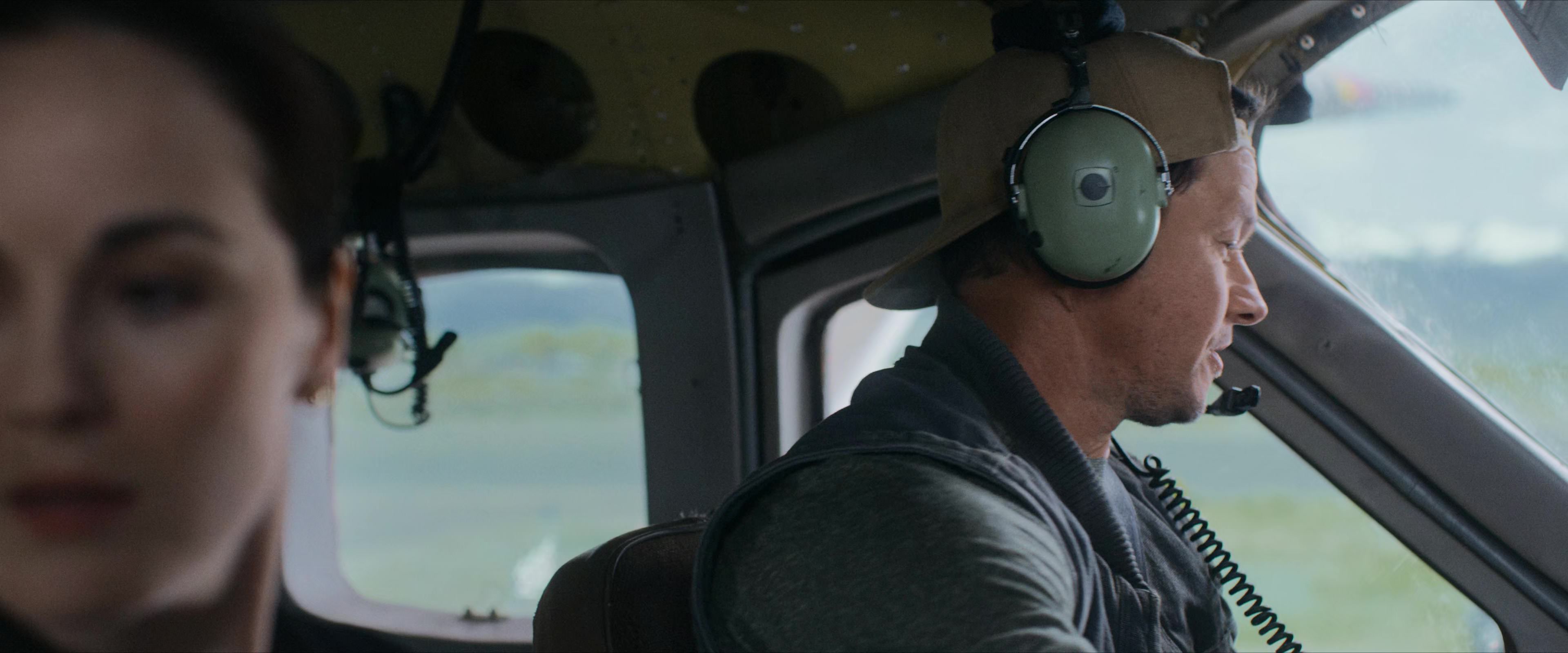 Flight Risk (2025) [4K] screencap 1026