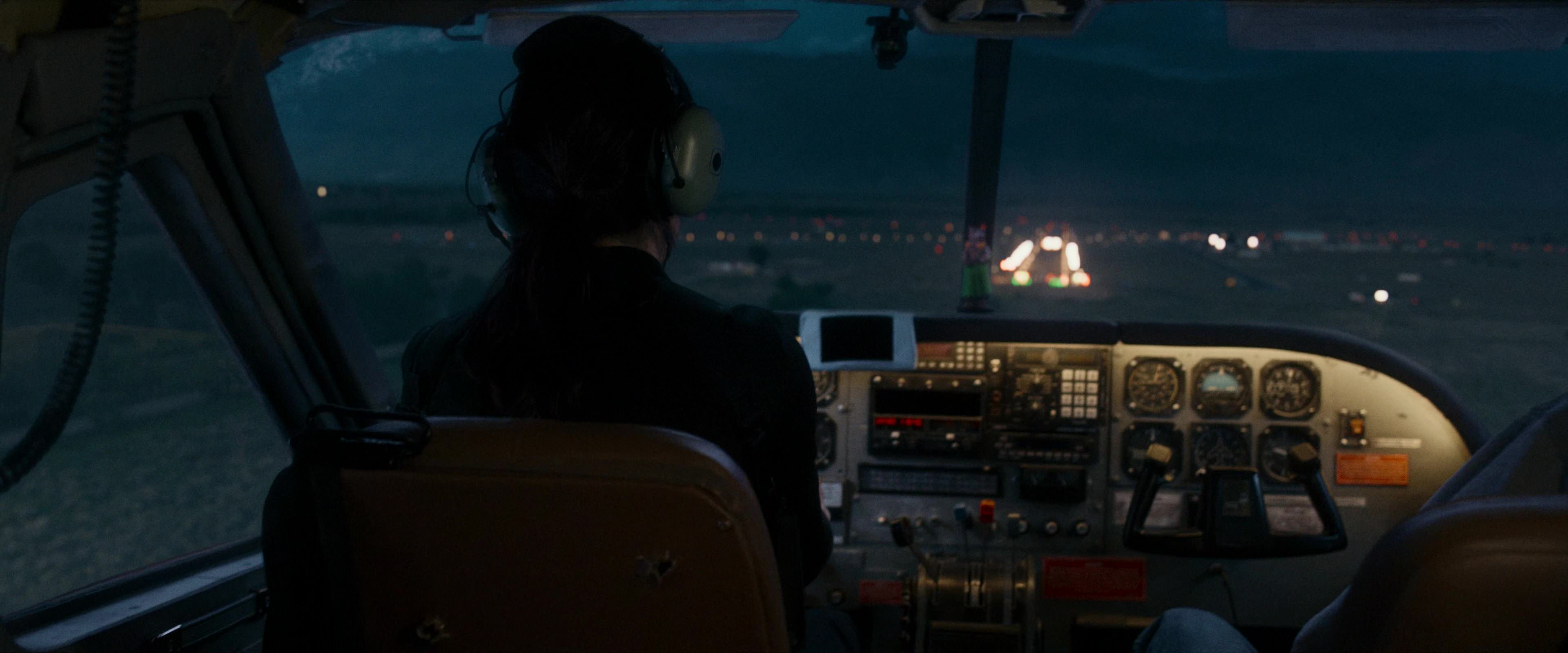 Flight Risk (2025) [4K] screencap 10422