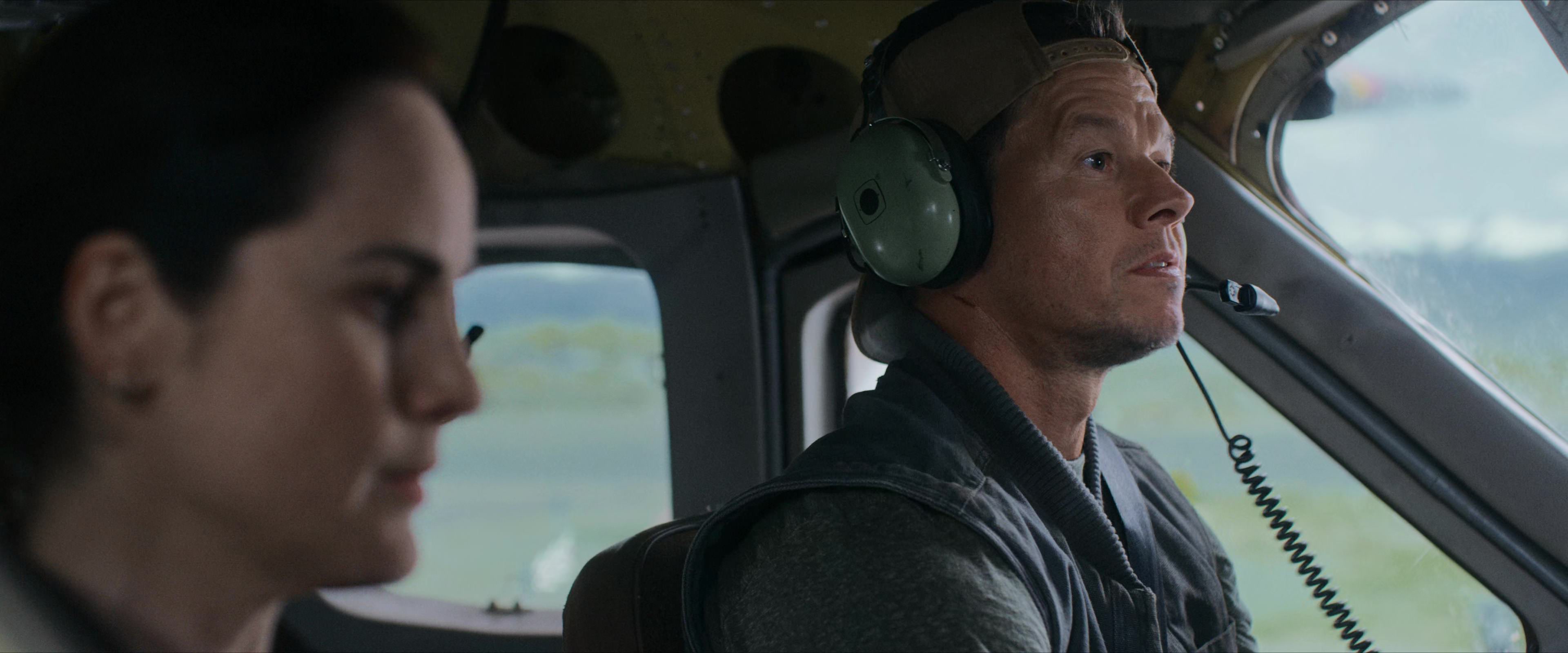 Flight Risk (2025) [4K] HD screenshot 1043
