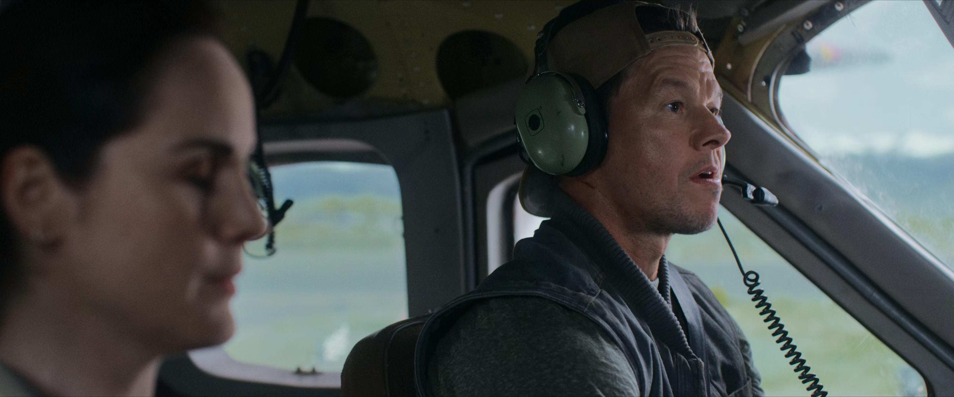 Flight Risk (2025) [4K] screencap 1044
