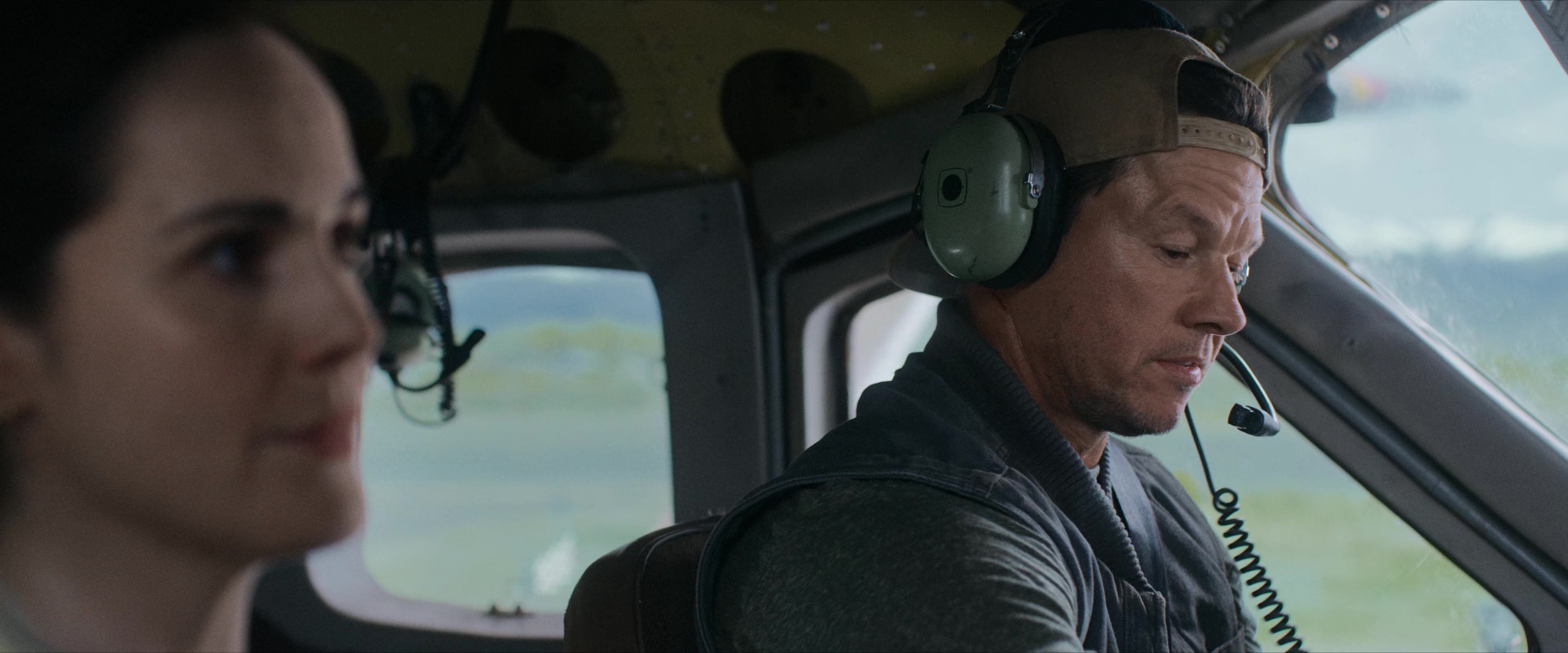 Flight Risk (2025) [4K] screencap 1047