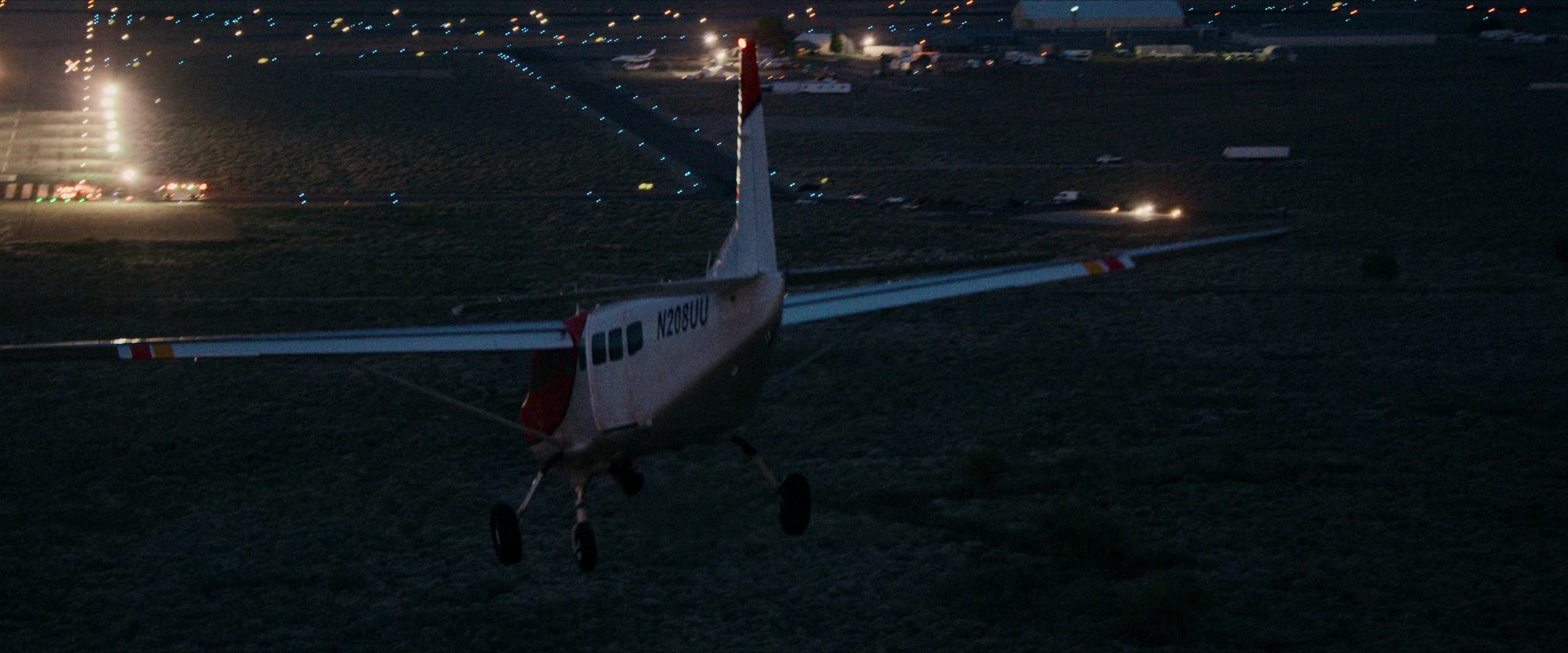 Flight Risk (2025) [4K] screencap 10470
