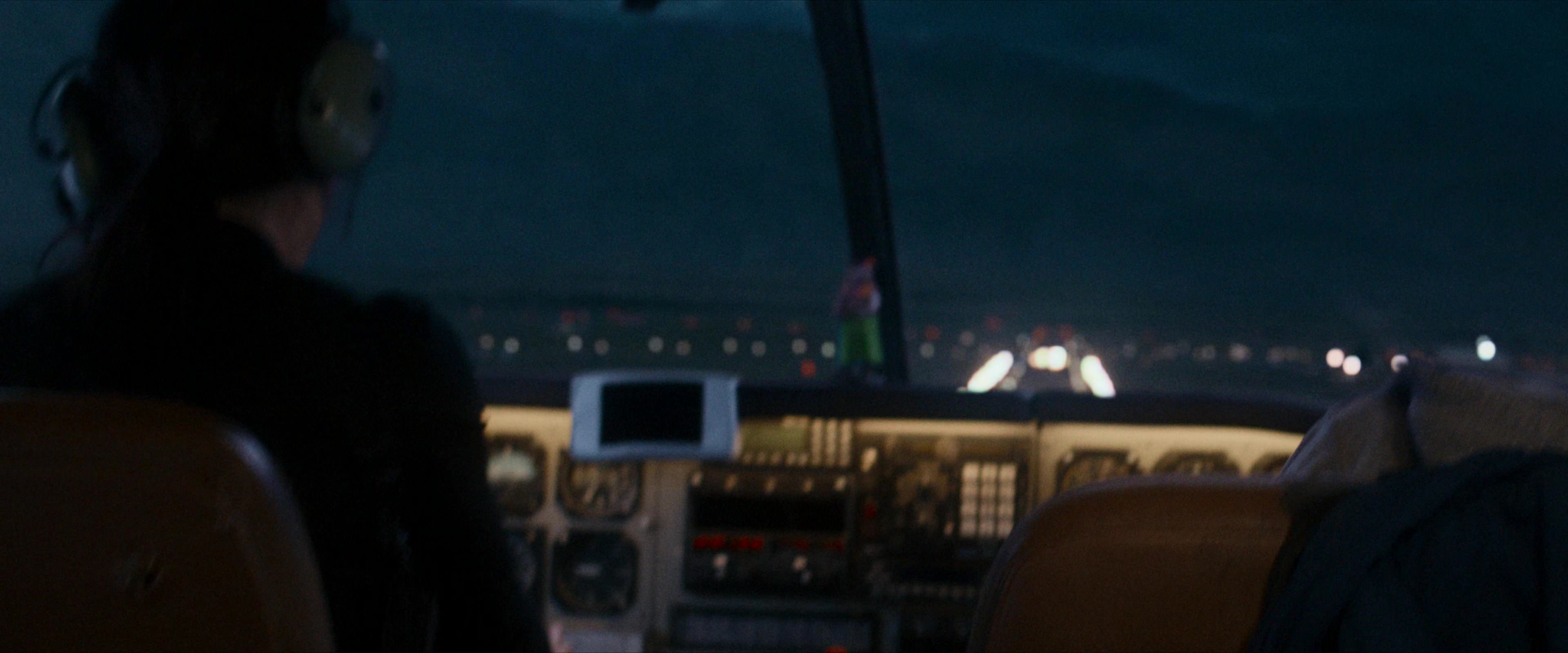Flight Risk (2025) [4K] screencap 10506