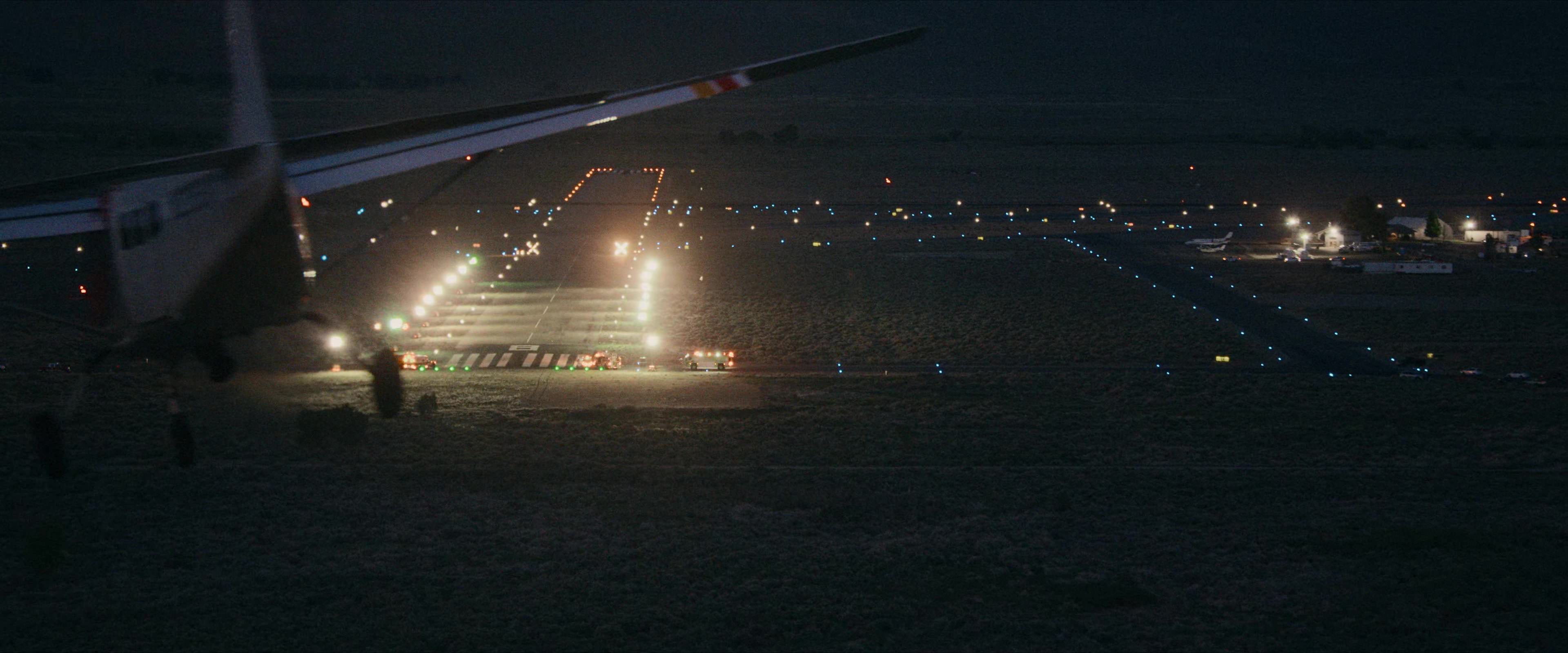 Flight Risk (2025) [4K] screencap 10515