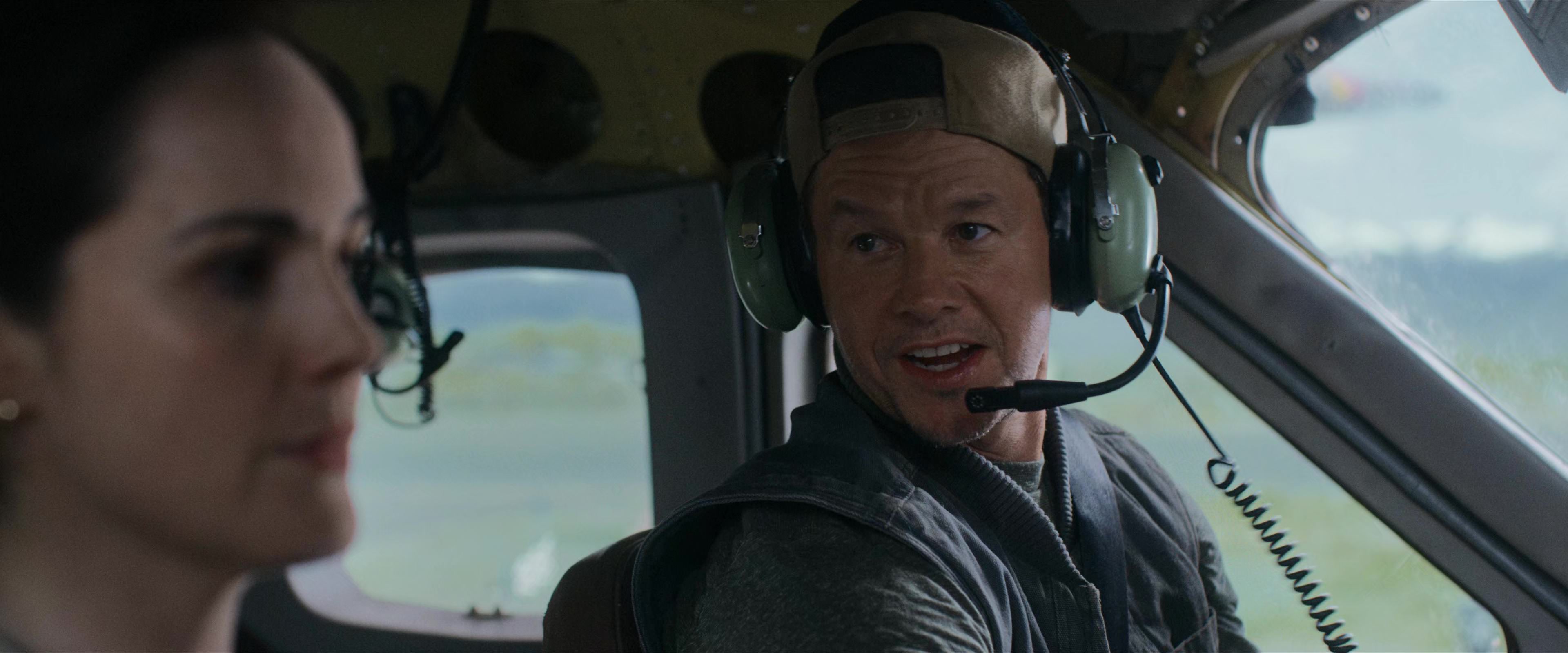 Flight Risk (2025) [4K] screencap 1053