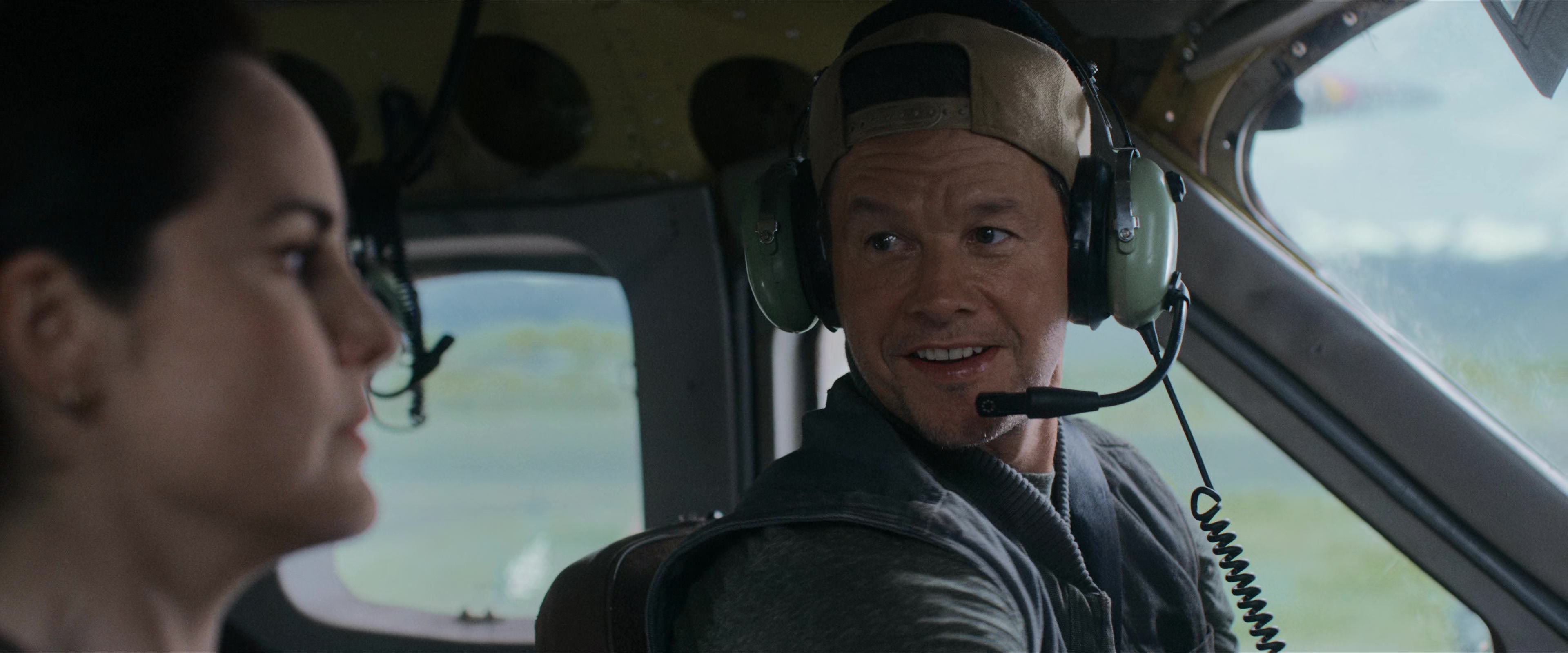 Flight Risk (2025) [4K] screencap 1056