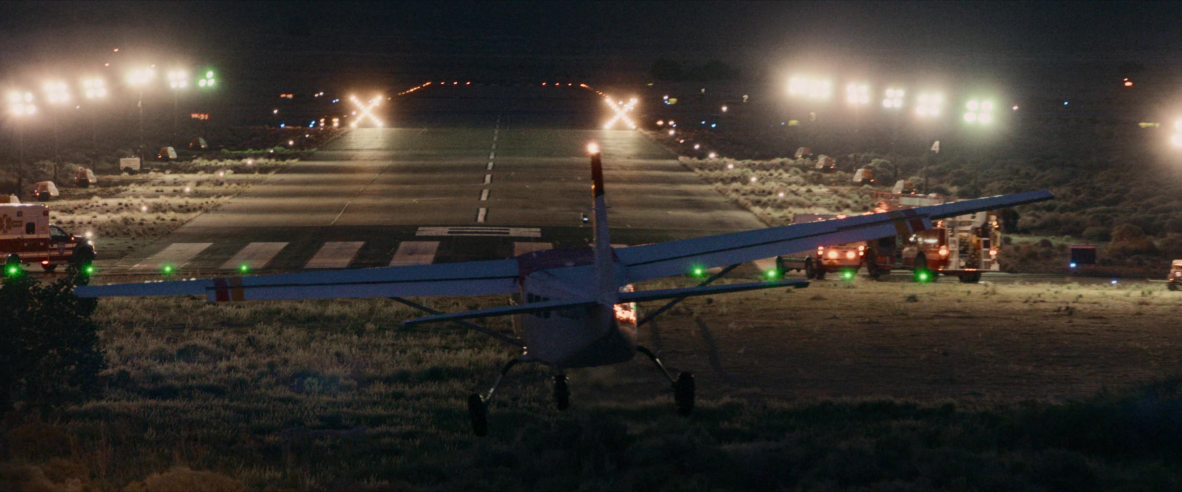 Flight Risk (2025) [4K] screencap 10641