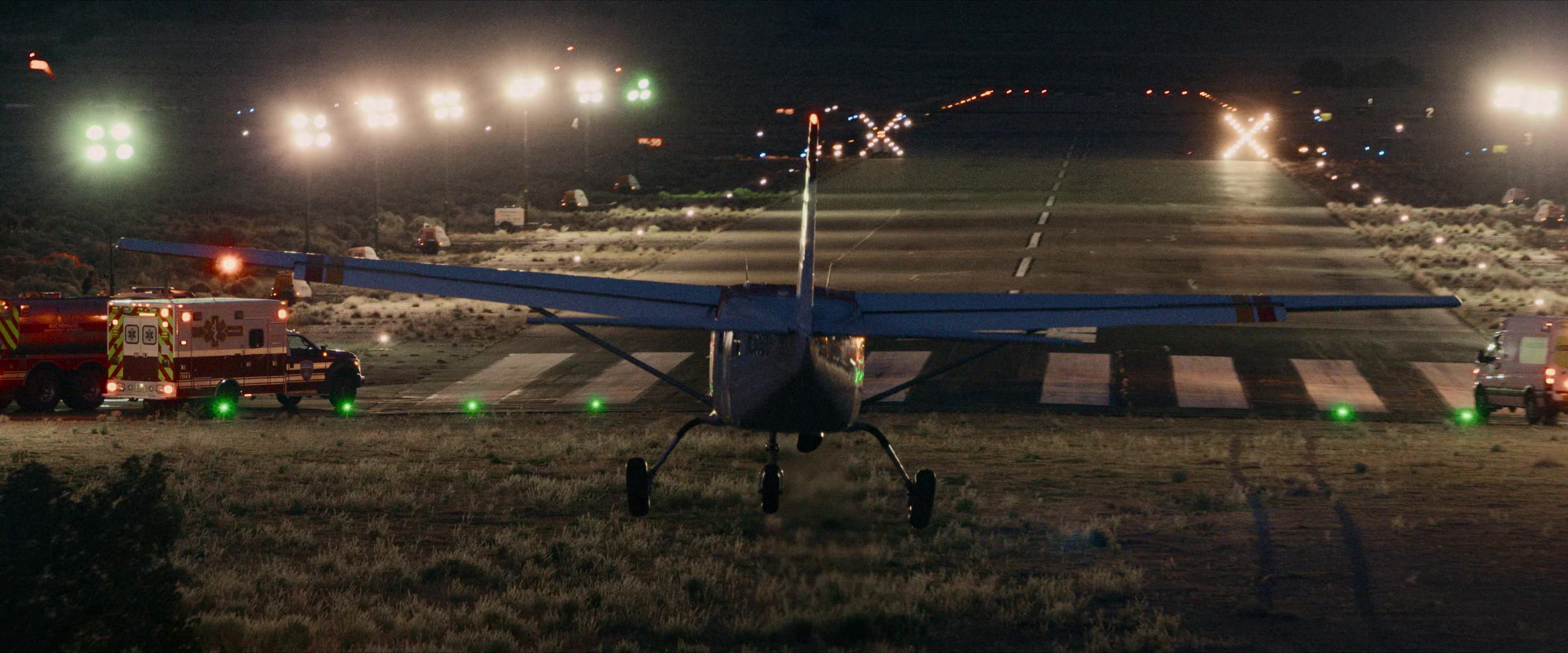 Flight Risk (2025) [4K] screencap 10644