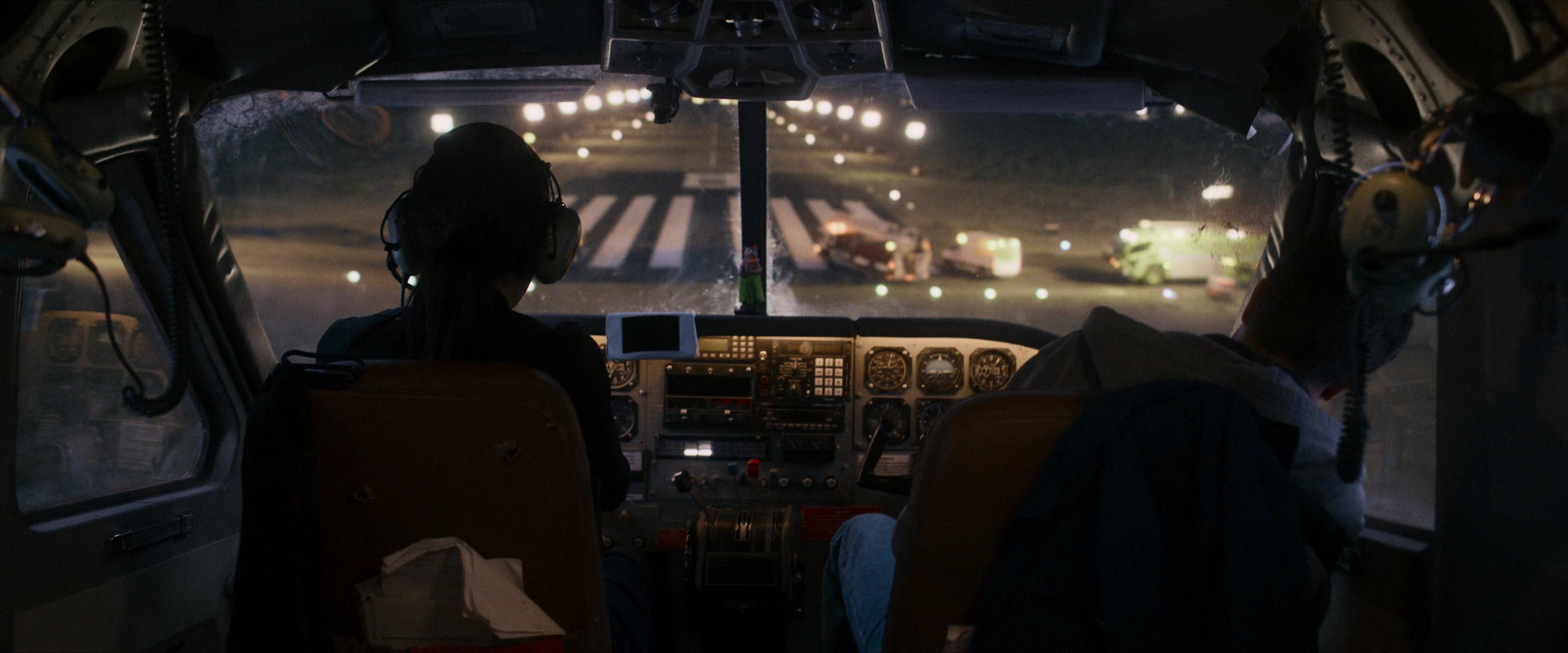 Flight Risk (2025) [4K] screencap 10668