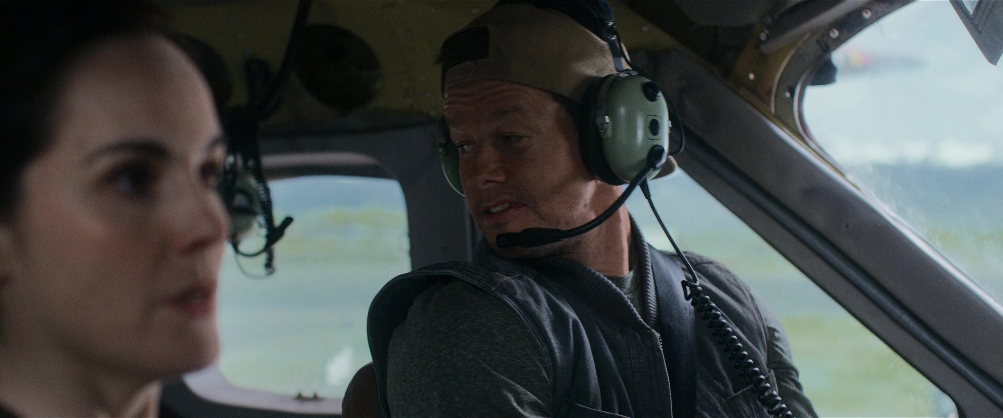 Flight Risk (2025) [4K] HD screenshot 1067