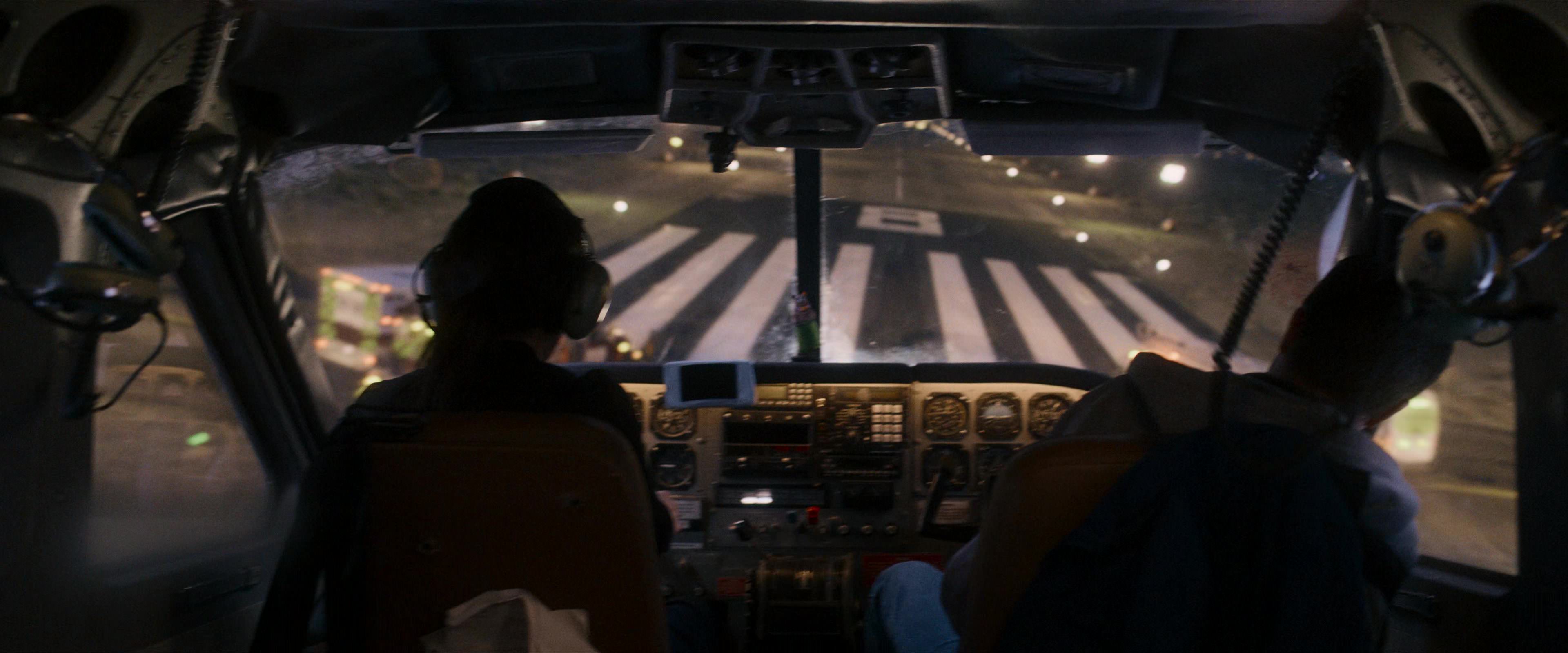 Flight Risk (2025) [4K] screencap 10671