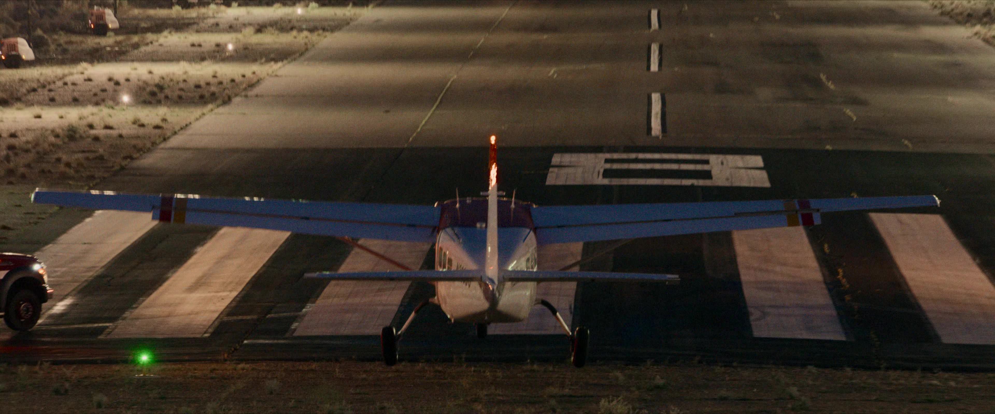 Flight Risk (2025) [4K] screencap 10677