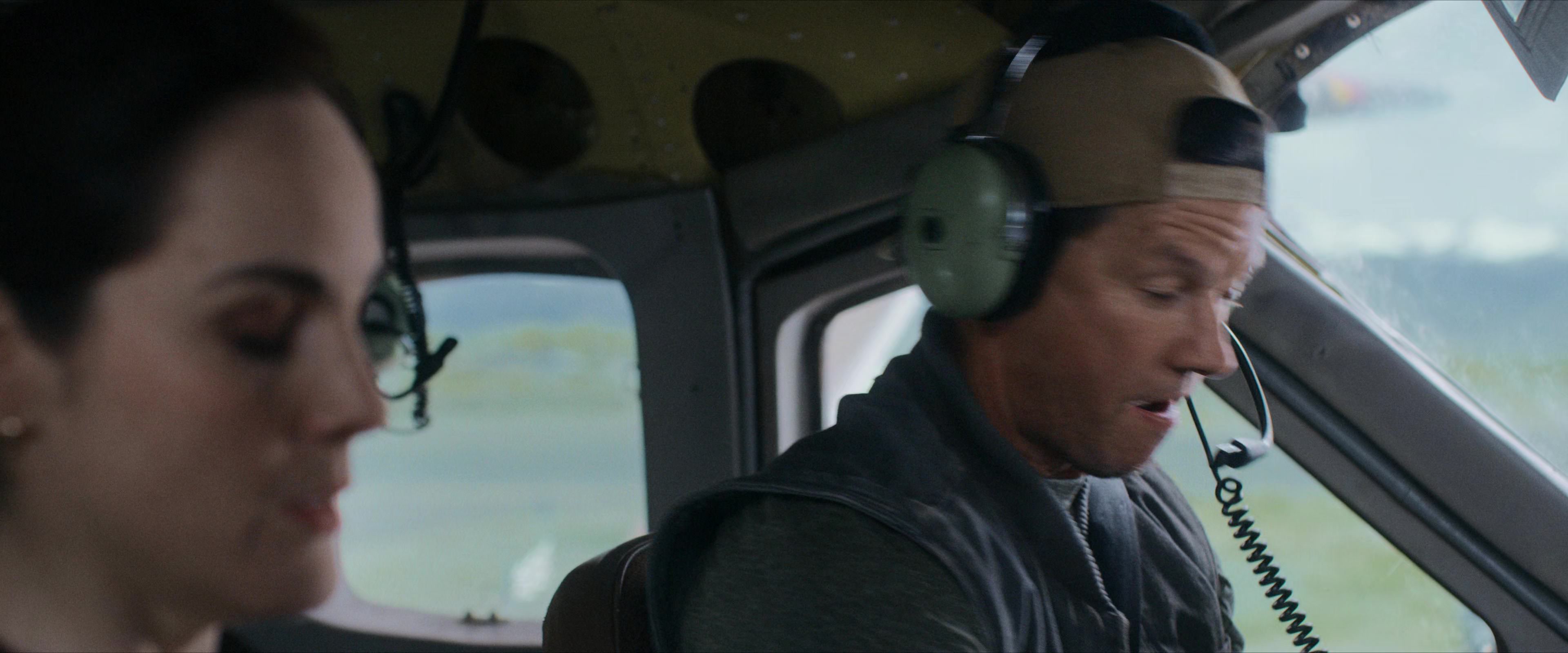 Flight Risk (2025) [4K] screencap 1068