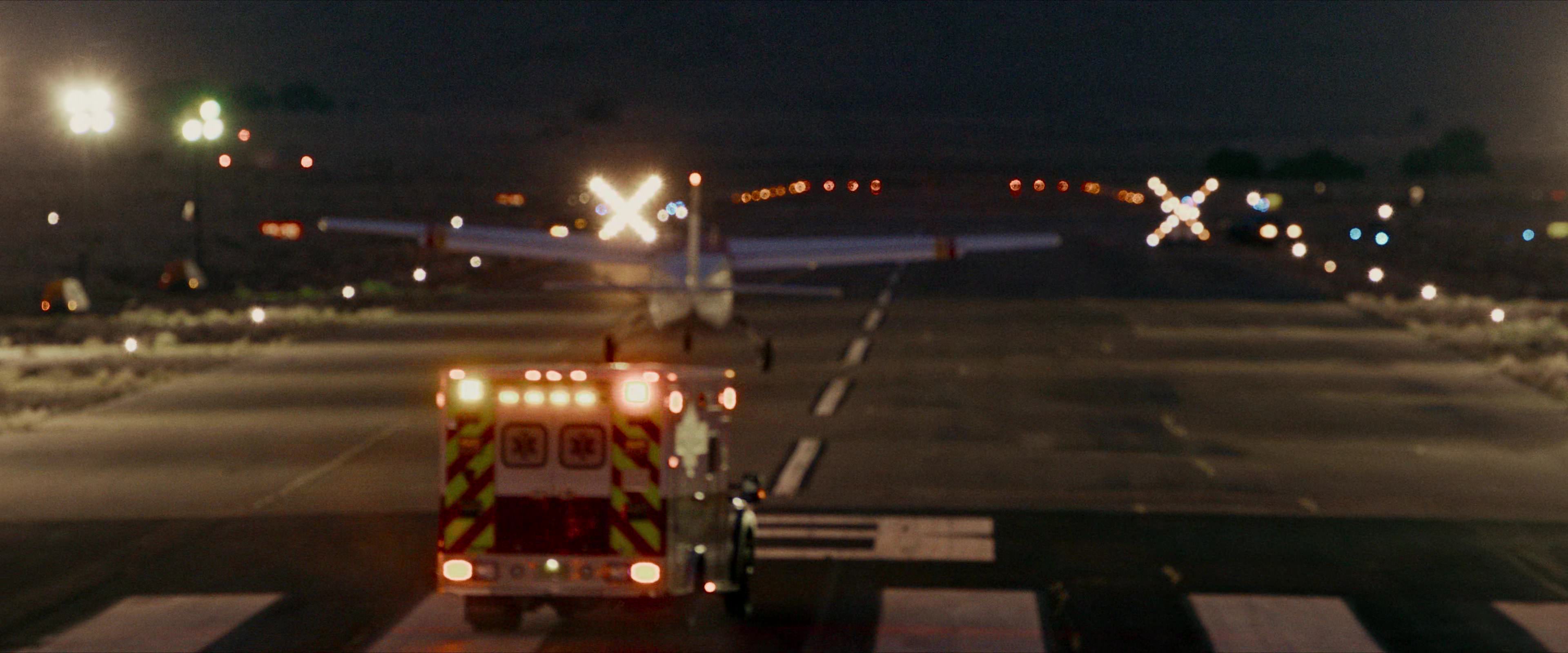 Flight Risk (2025) [4K] screencap 10692