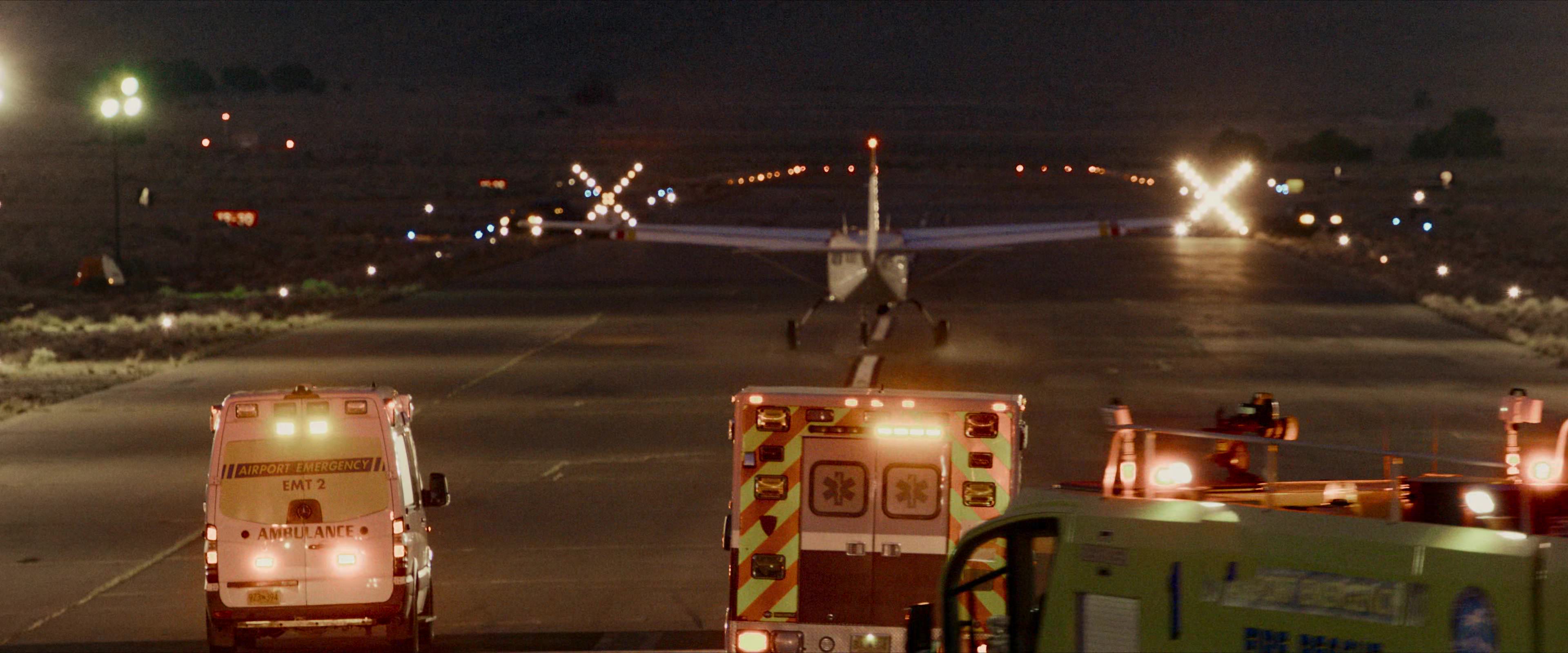 Flight Risk (2025) [4K] screencap 10695