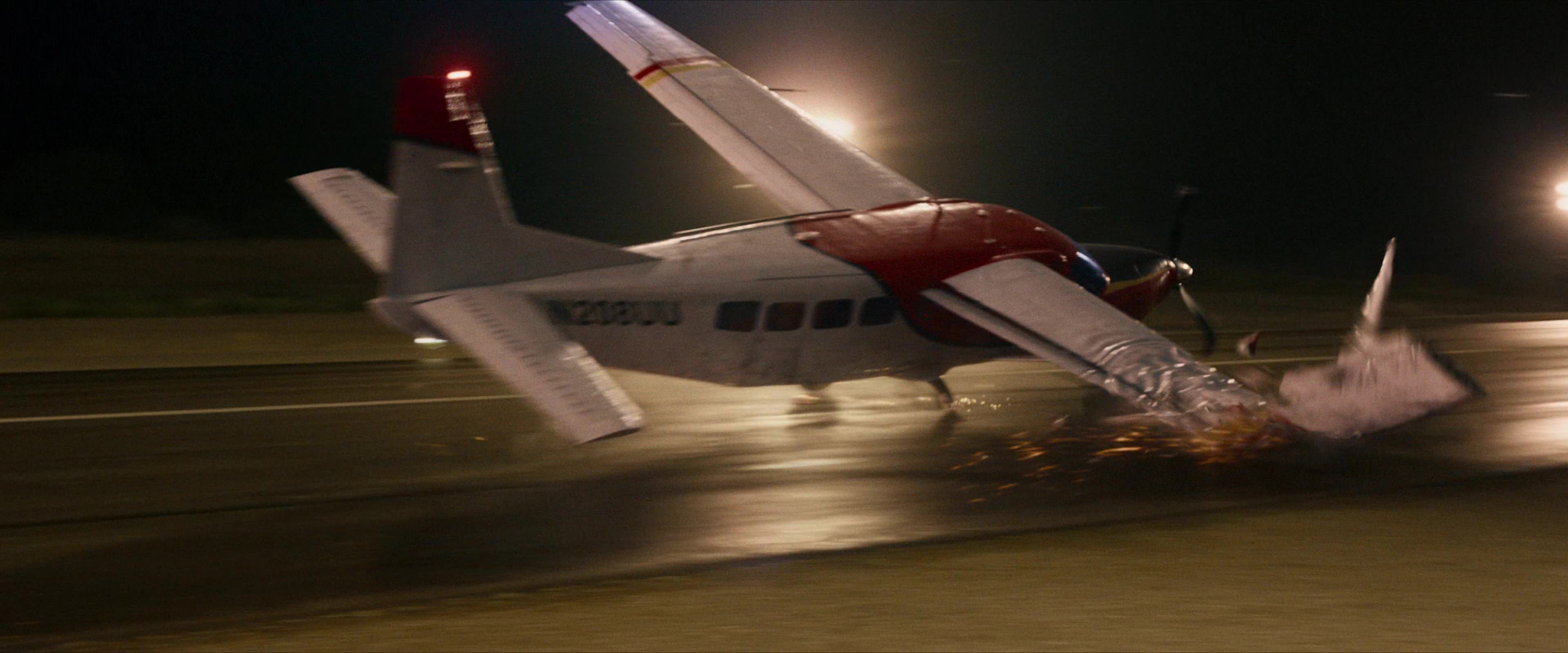 Flight Risk (2025) [4K] screencap 10725