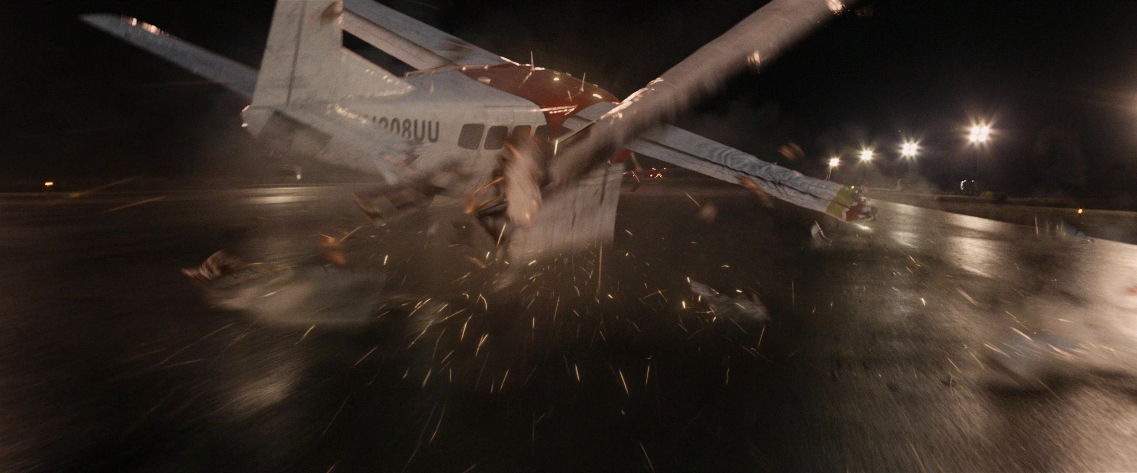 Flight Risk (2025) [4K] screencap 10728
