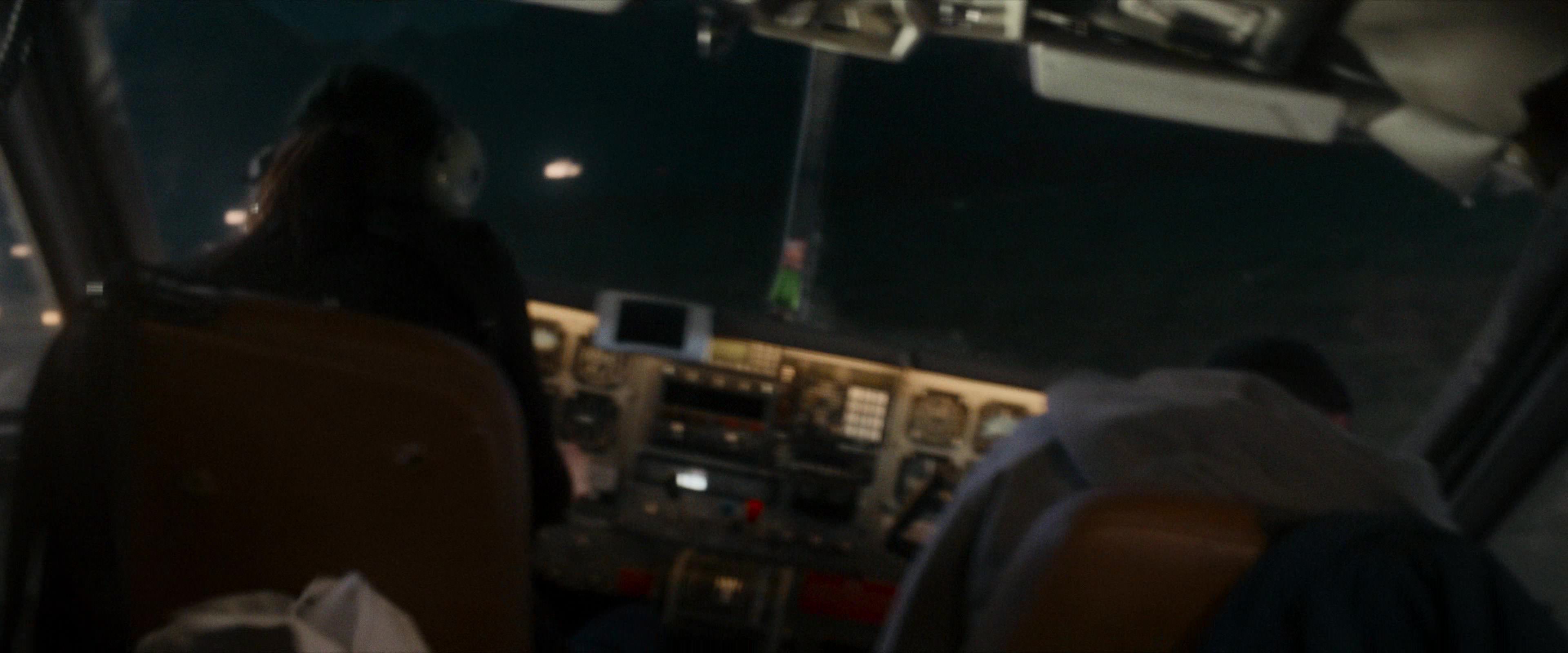 Flight Risk (2025) [4K] screencap 10785