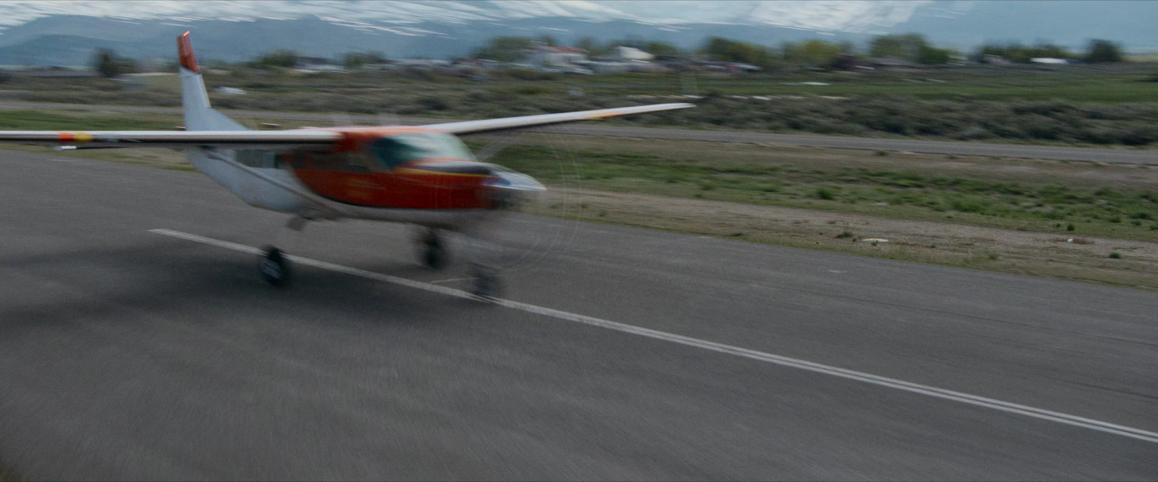 Flight Risk (2025) [4K] screencap 1089