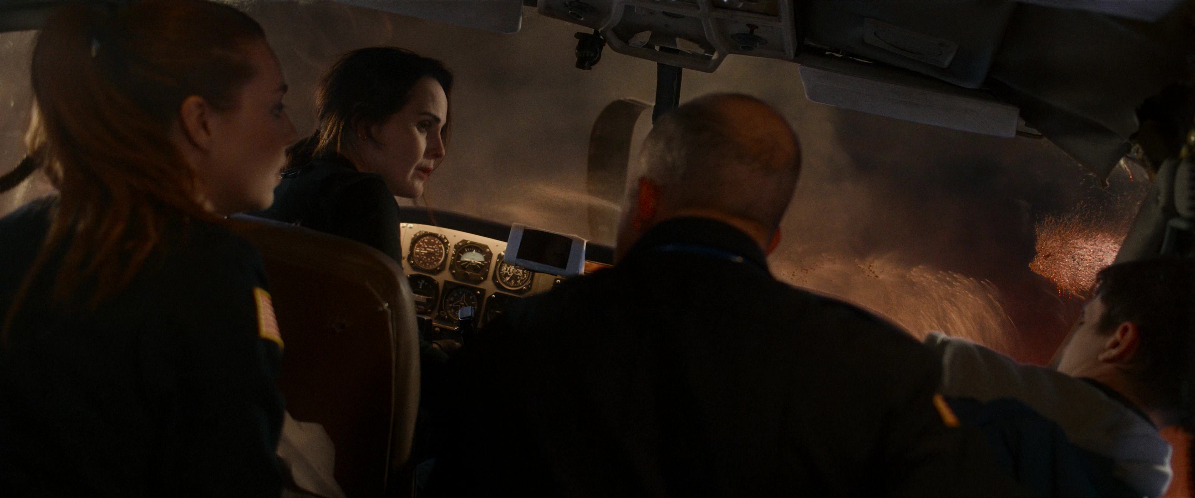 Flight Risk (2025) [4K] screencap 10917