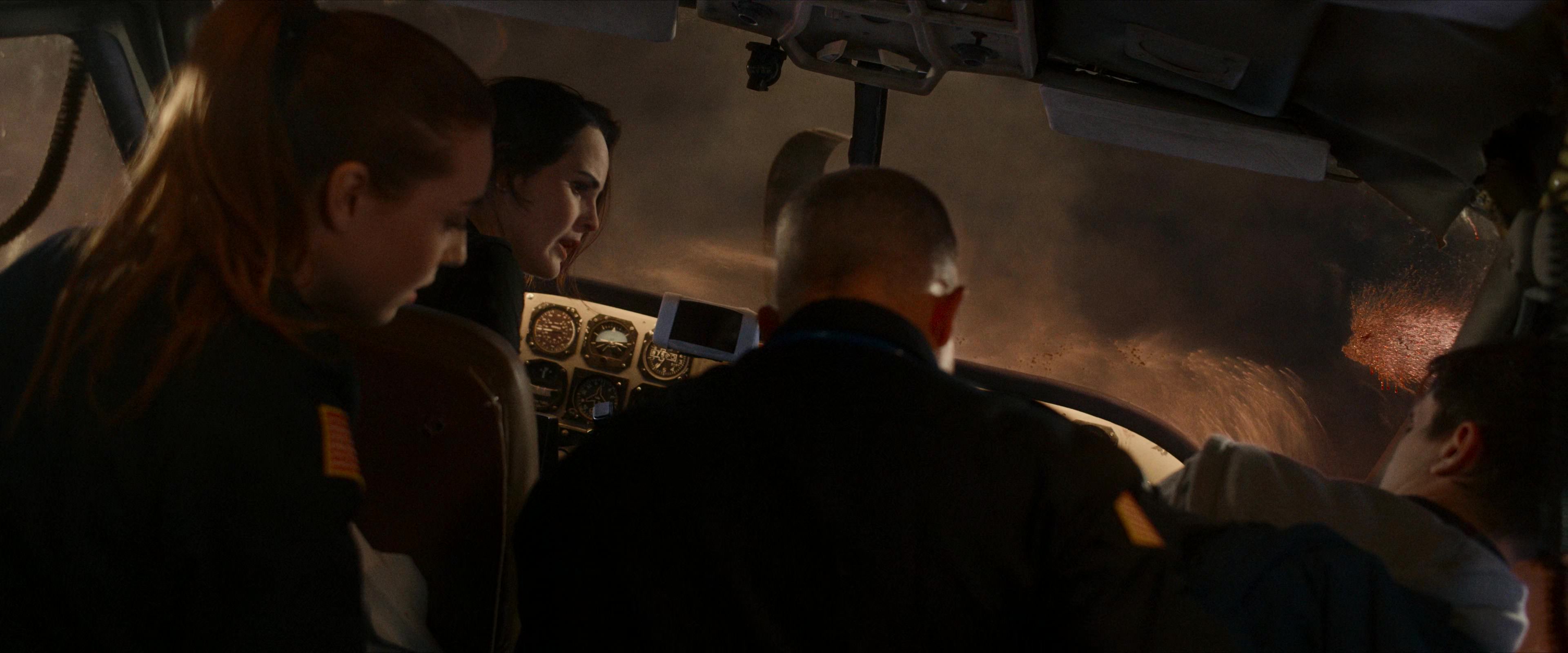Flight Risk (2025) [4K] screencap 10923