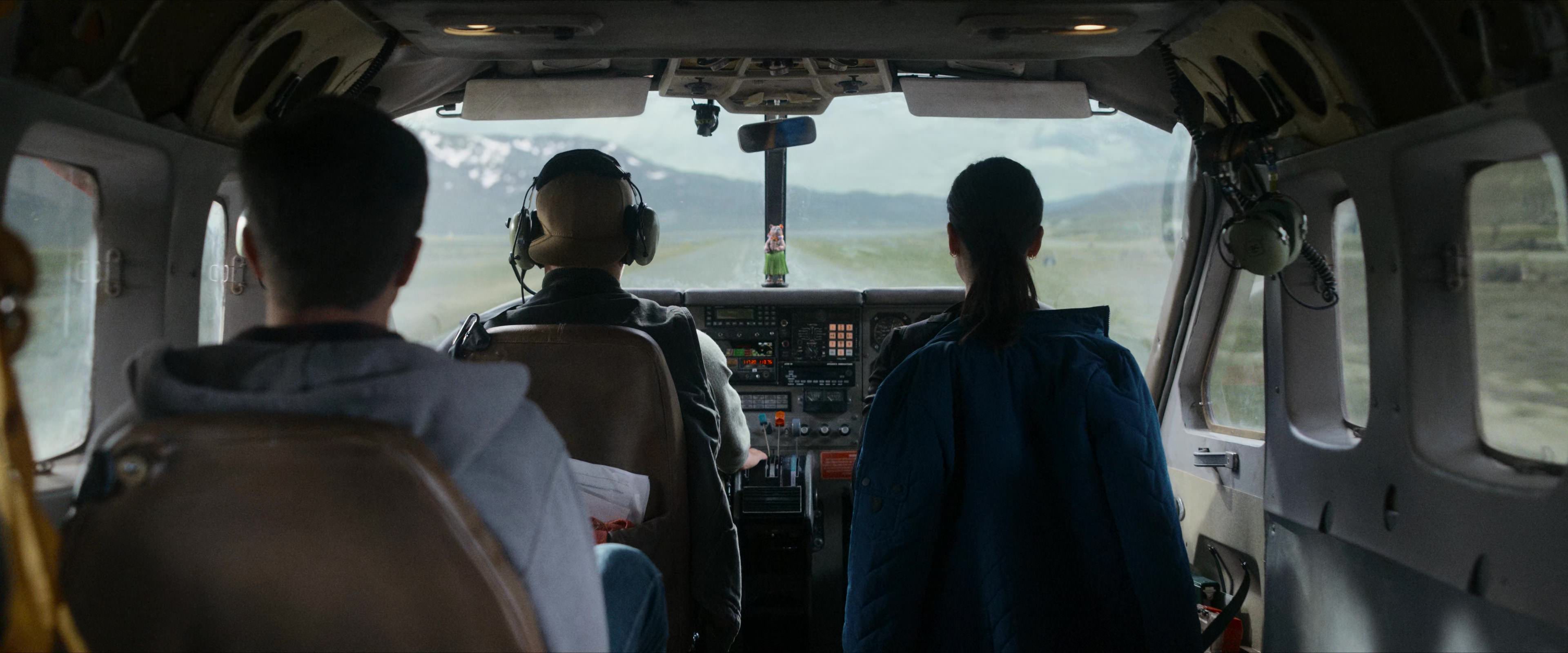 Flight Risk (2025) [4K] screencap 1110