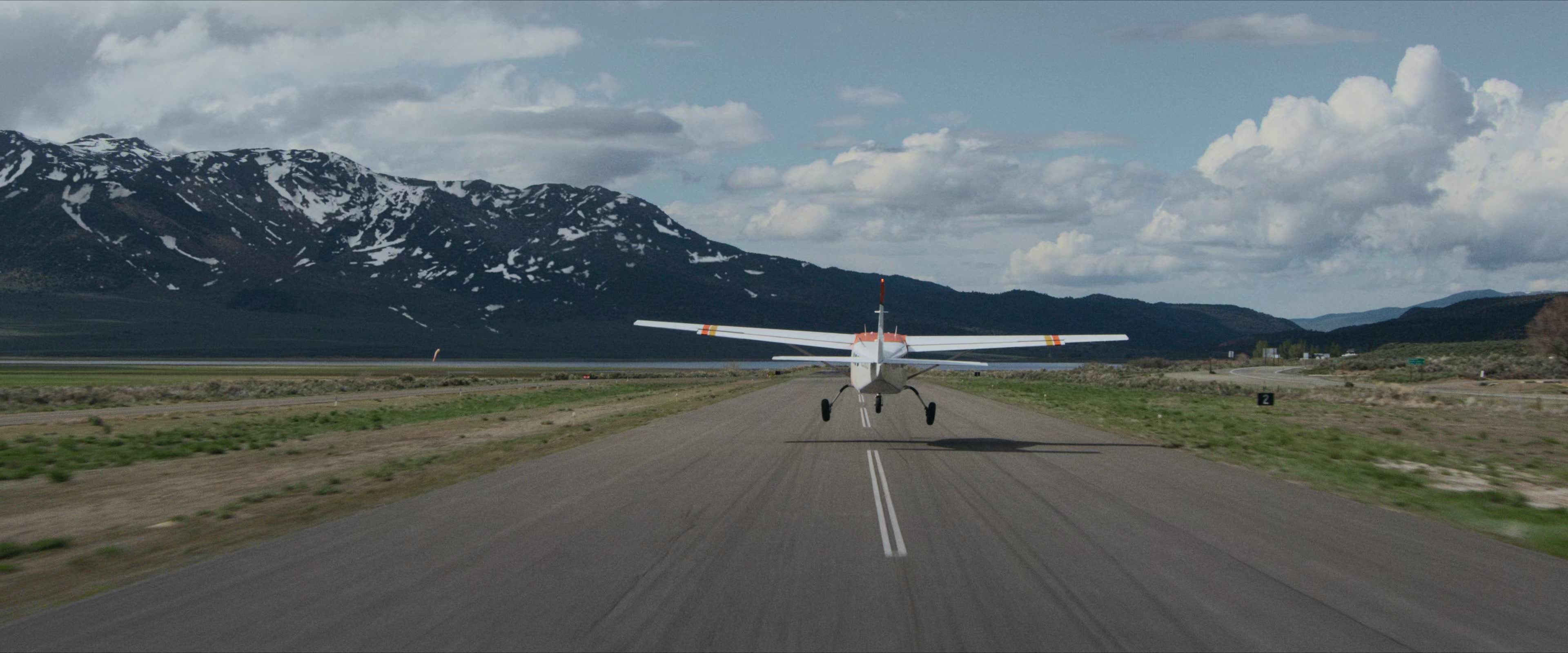 Flight Risk (2025) [4K] screencap 1131