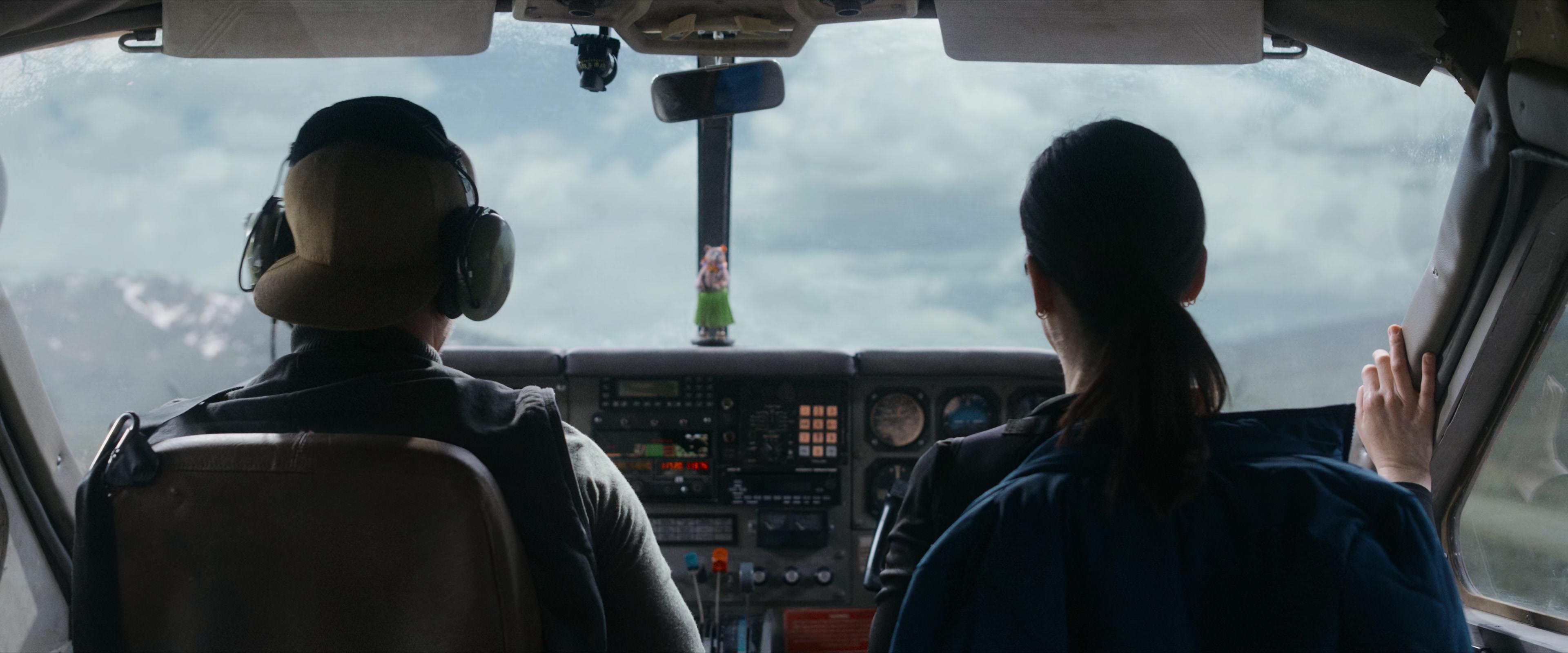 Flight Risk (2025) [4K] screencap 1140