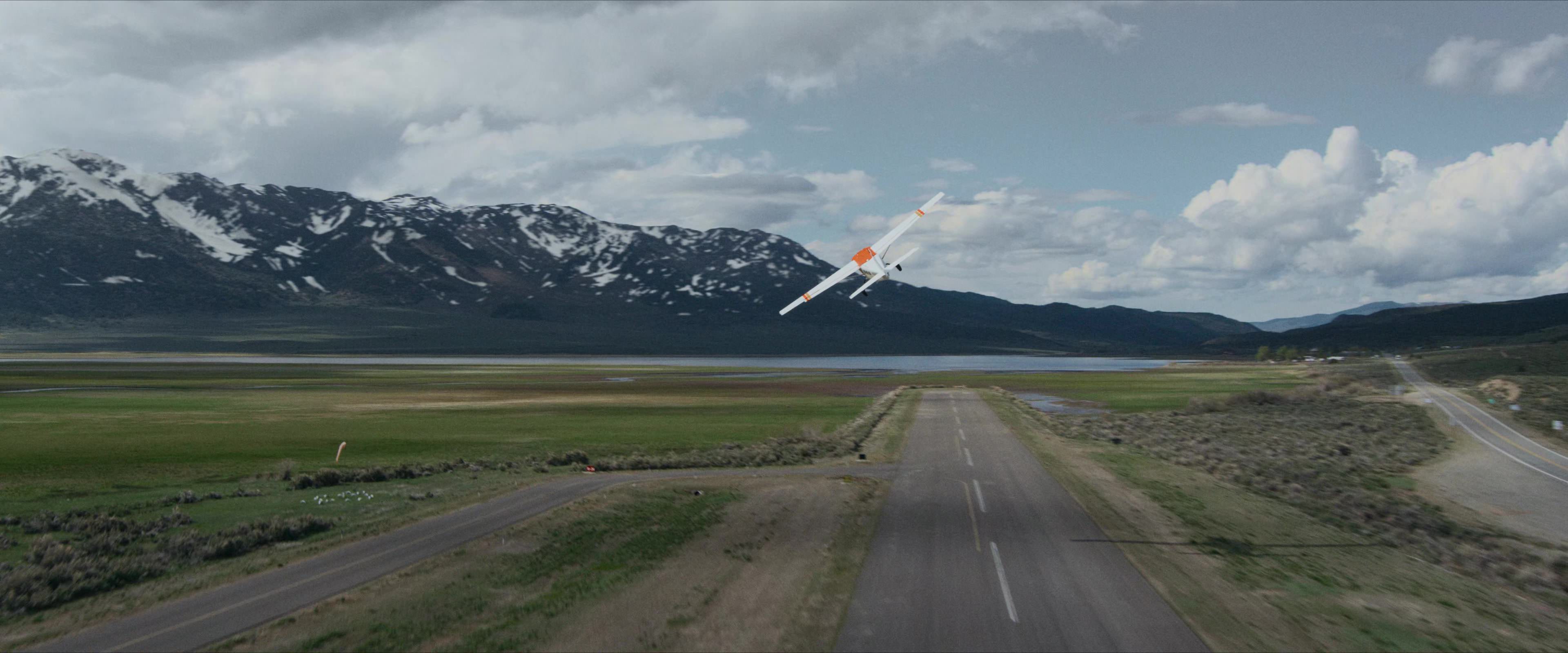 Flight Risk (2025) [4K] HD screenshot 1166